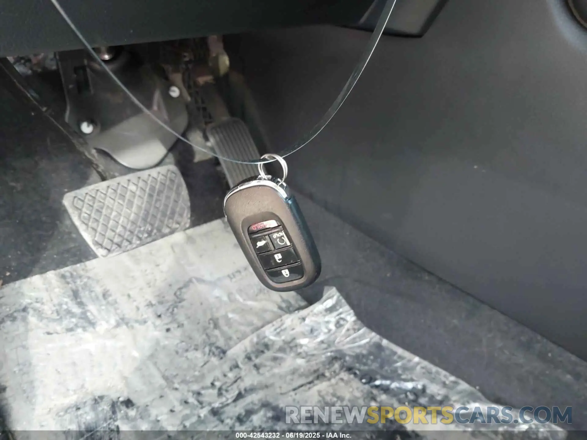 11 Photograph of a damaged car 5J6RS5H58RL004799 HONDA CR-V HYBRID 2024