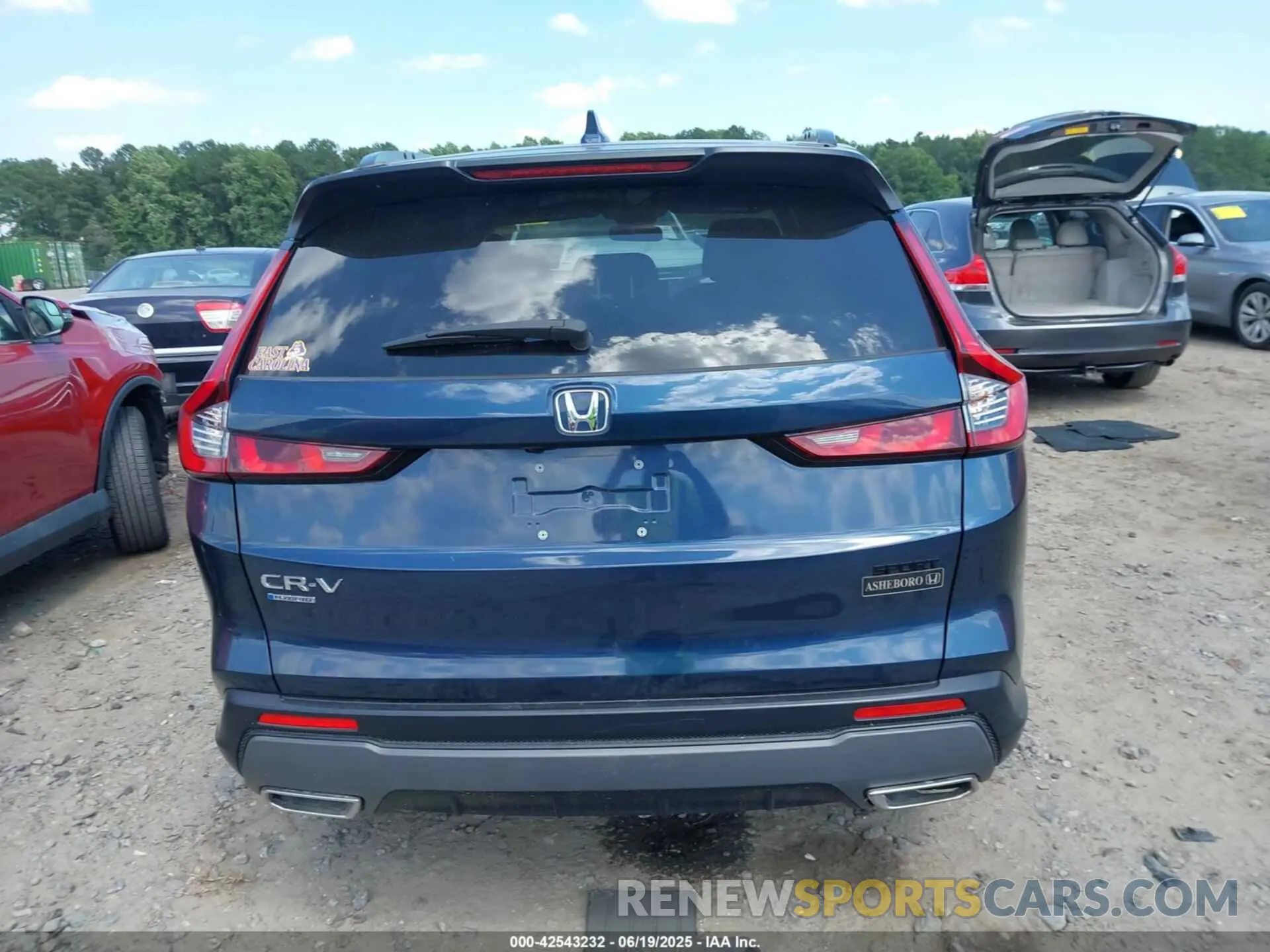 16 Photograph of a damaged car 5J6RS5H58RL004799 HONDA CR-V HYBRID 2024