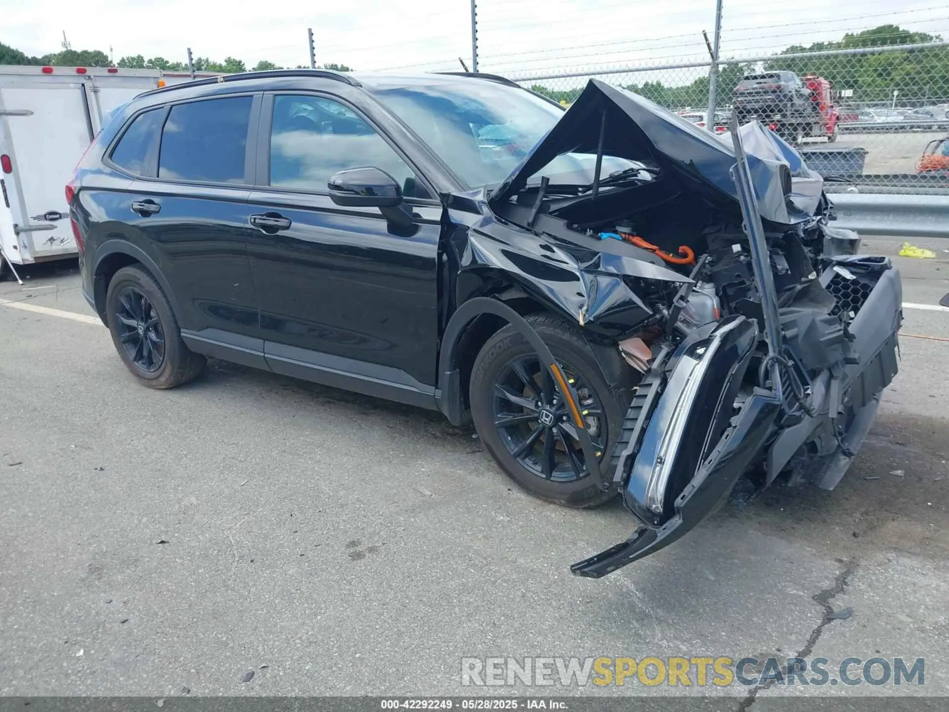 1 Photograph of a damaged car 5J6RS5H82RL000984 HONDA CR-V HYBRID 2024