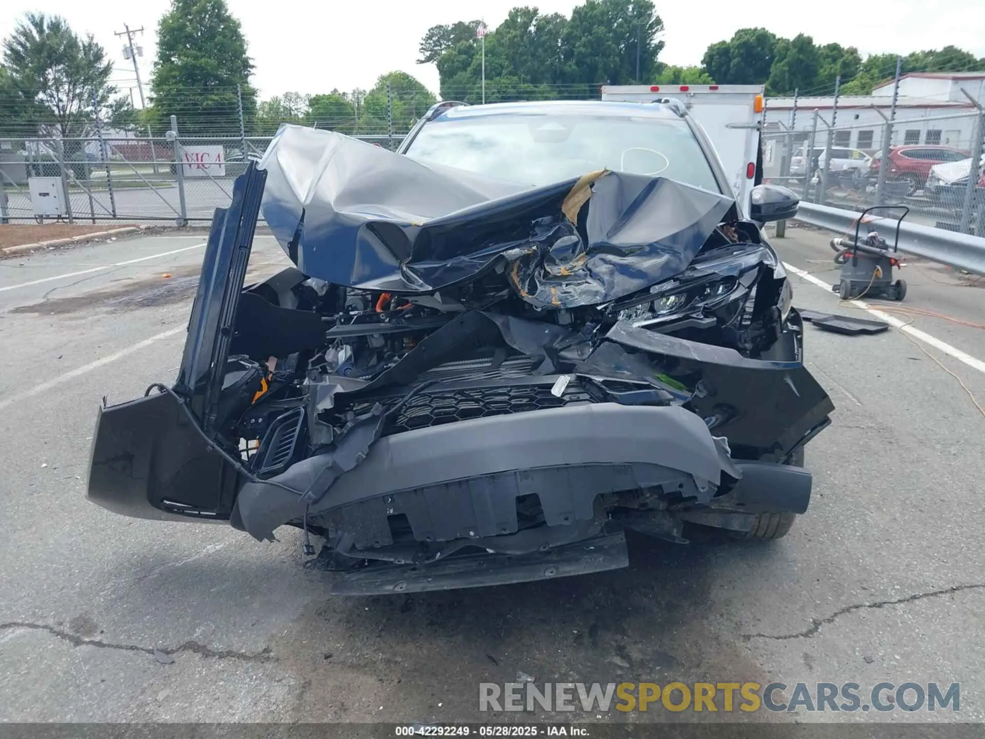 11 Photograph of a damaged car 5J6RS5H82RL000984 HONDA CR-V HYBRID 2024