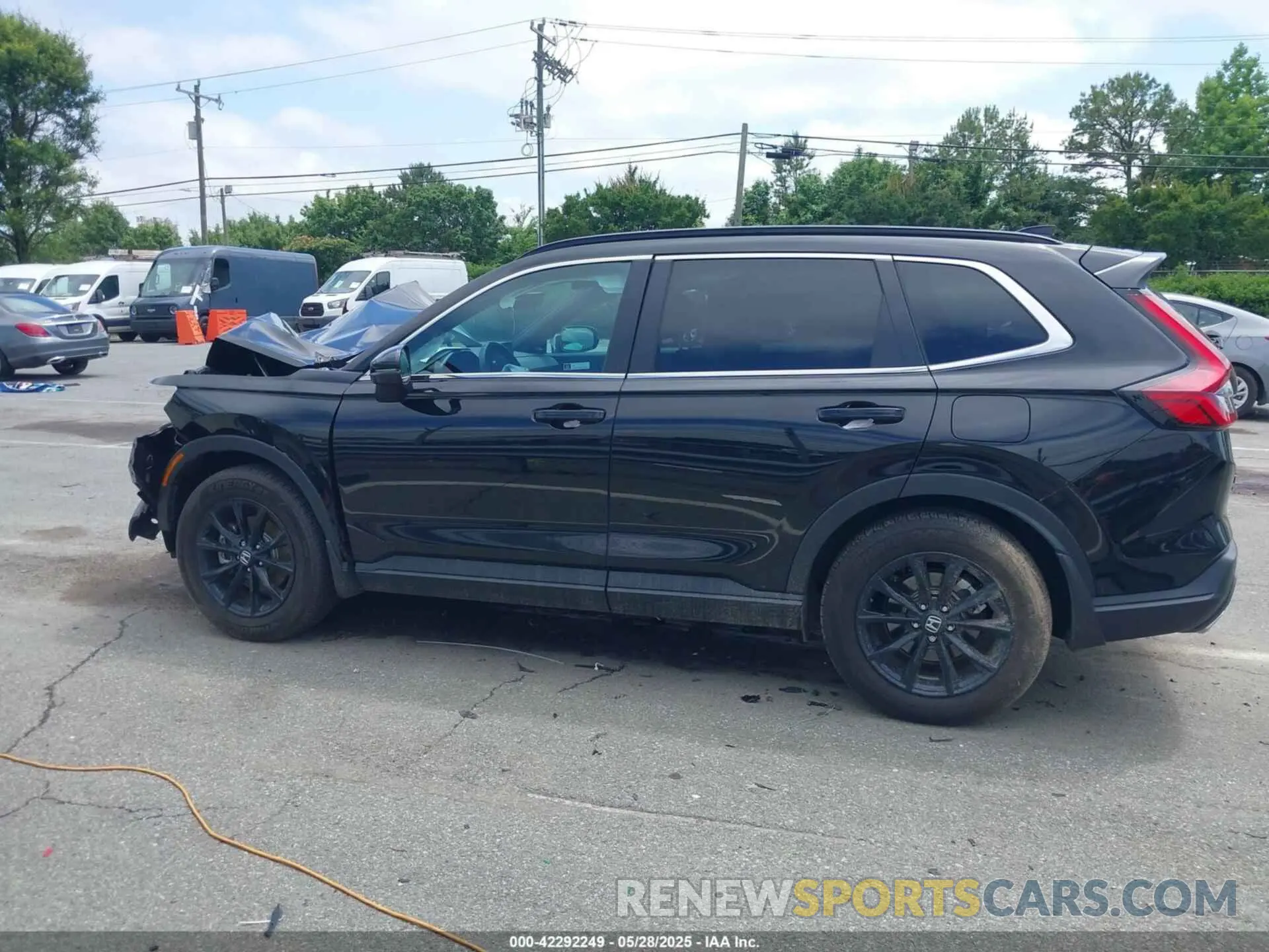 13 Photograph of a damaged car 5J6RS5H82RL000984 HONDA CR-V HYBRID 2024