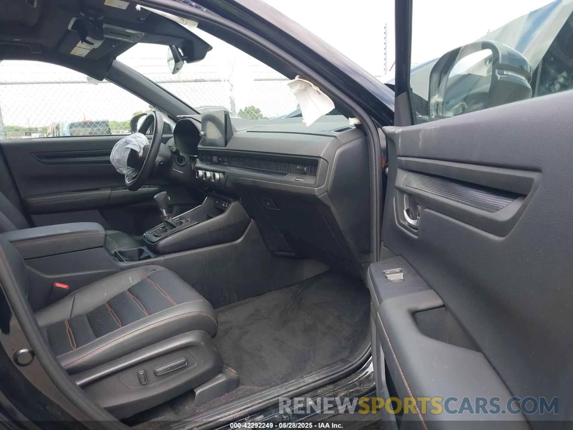 5 Photograph of a damaged car 5J6RS5H82RL000984 HONDA CR-V HYBRID 2024