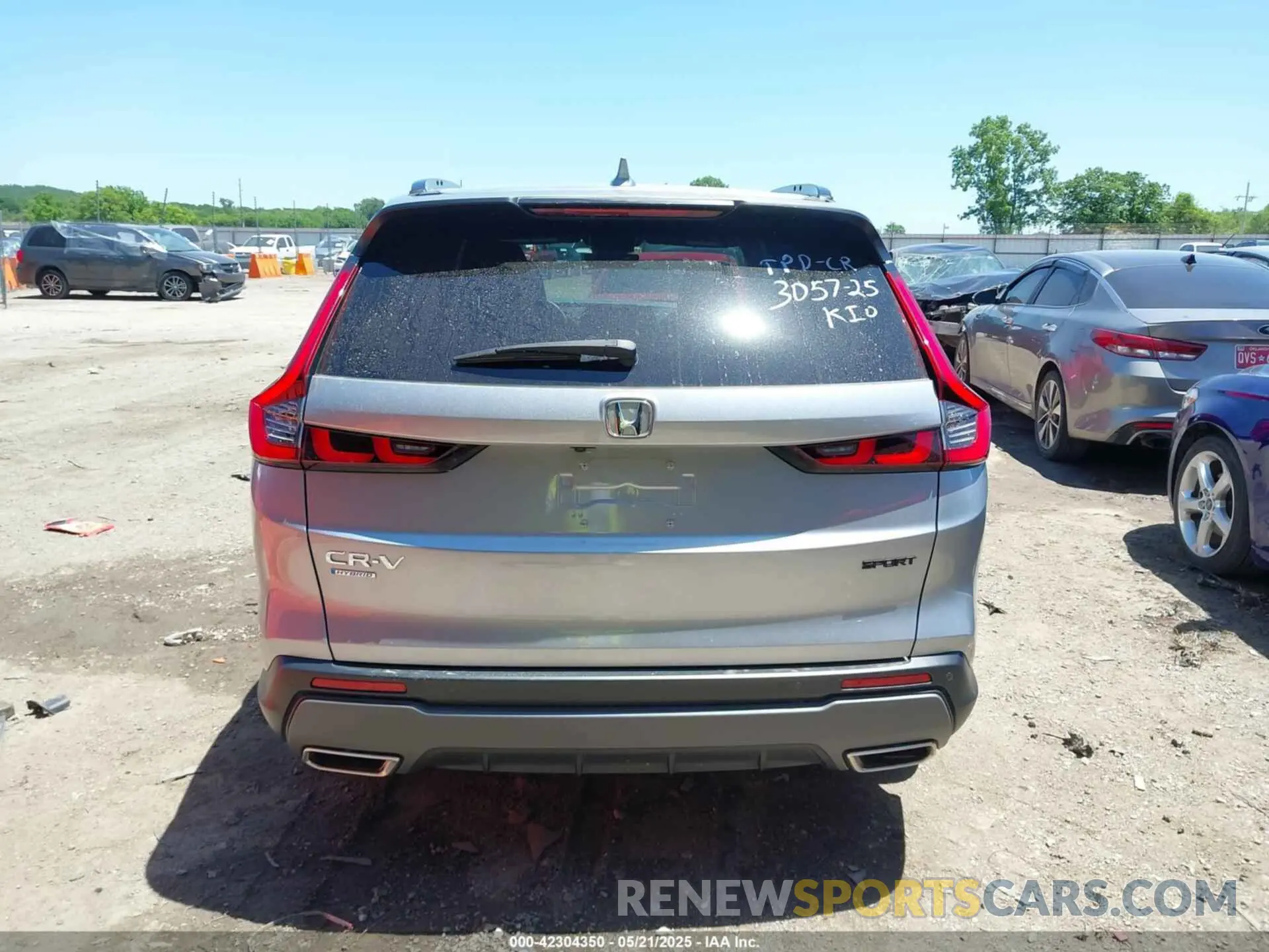 17 Photograph of a damaged car 5J6RS5H8XRL005849 HONDA CR-V HYBRID 2024