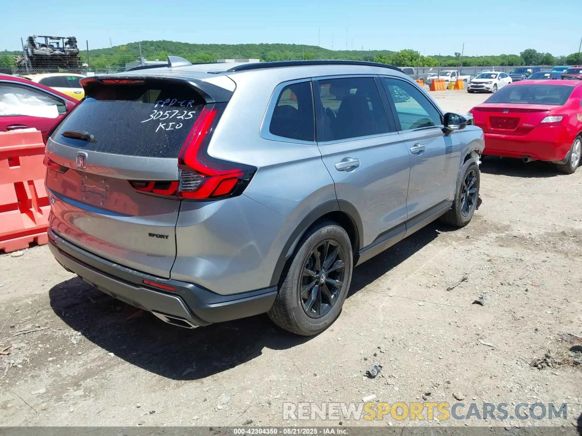 4 Photograph of a damaged car 5J6RS5H8XRL005849 HONDA CR-V HYBRID 2024