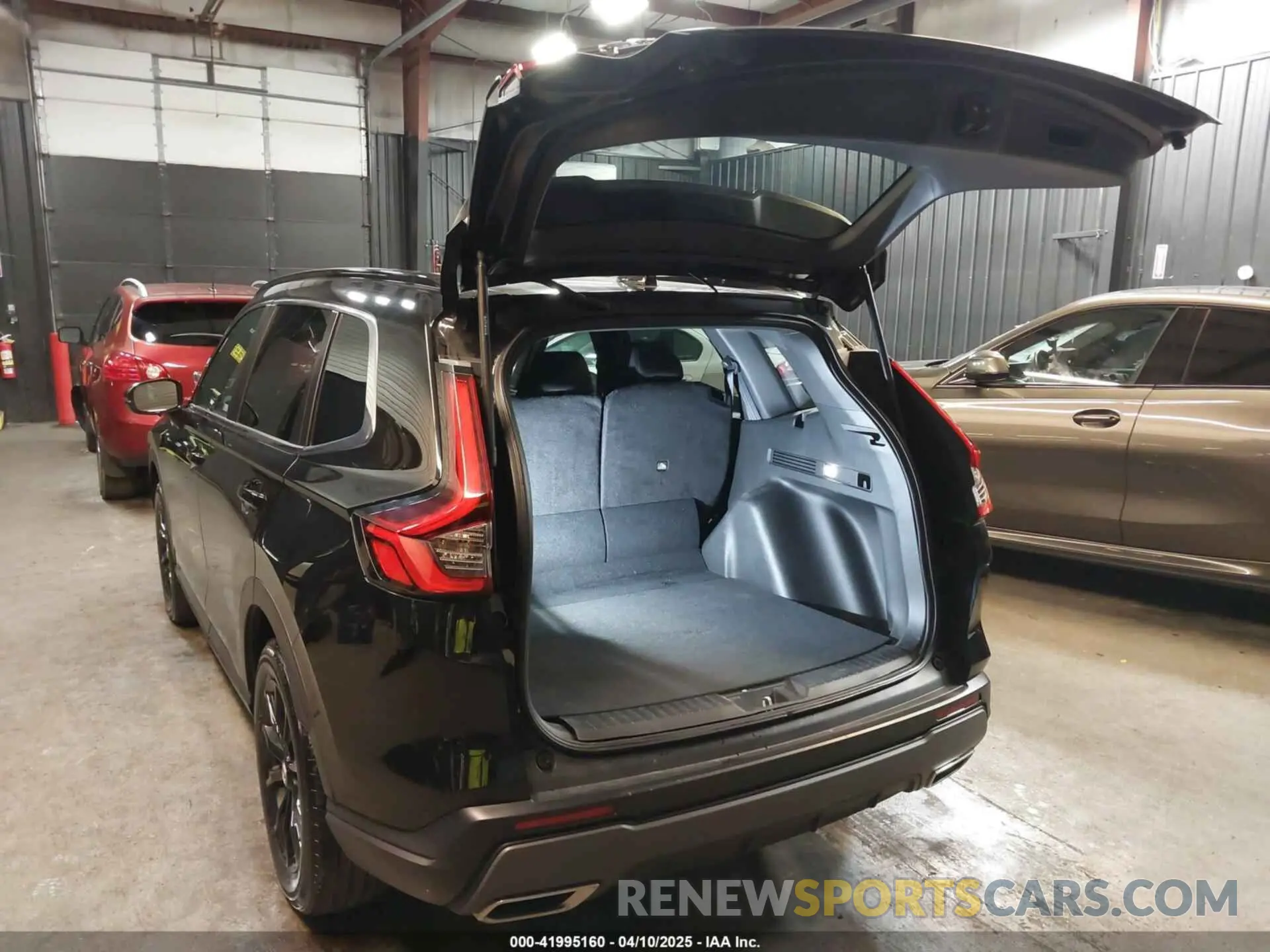 3 Photograph of a damaged car 5J6RS6H53RL022195 HONDA CR-V HYBRID 2024