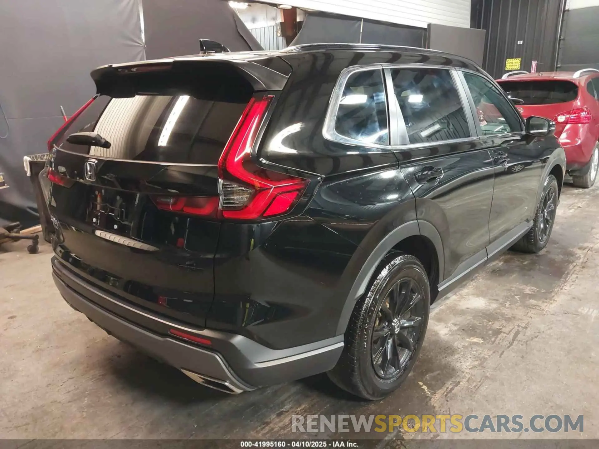 4 Photograph of a damaged car 5J6RS6H53RL022195 HONDA CR-V HYBRID 2024