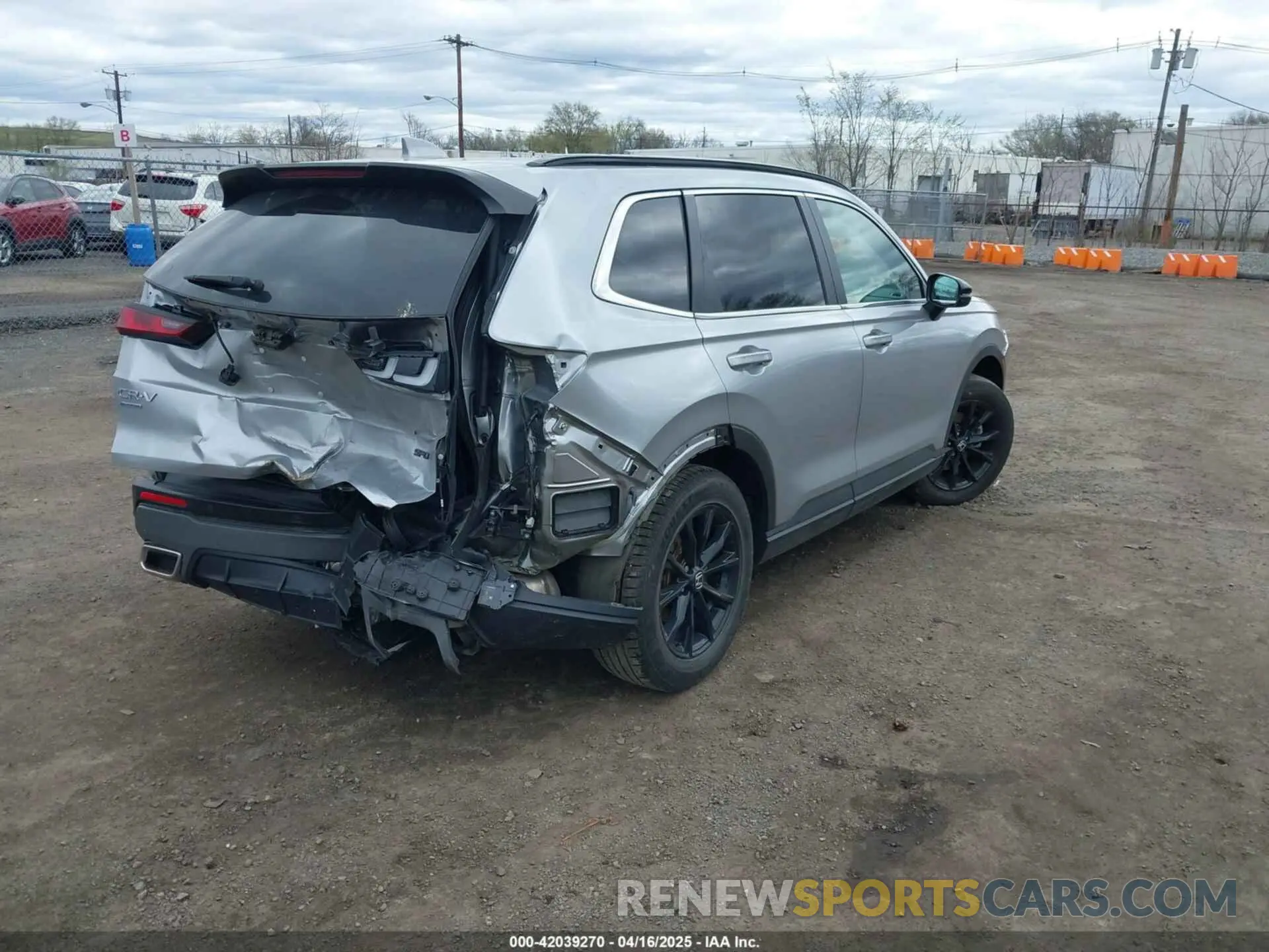 4 Photograph of a damaged car 5J6RS6H87RL019150 HONDA CR-V HYBRID 2024