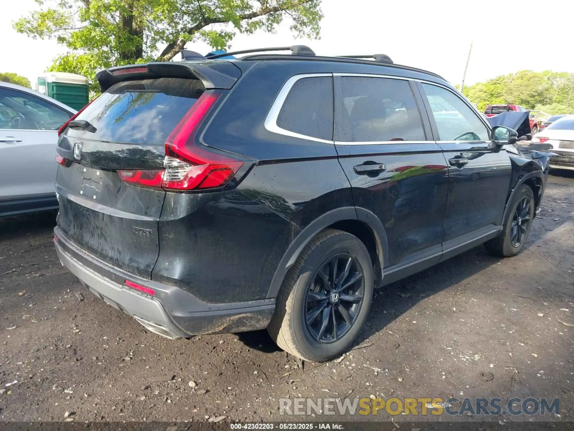 4 Photograph of a damaged car 5J6RS6H88RL013129 HONDA CR-V HYBRID 2024