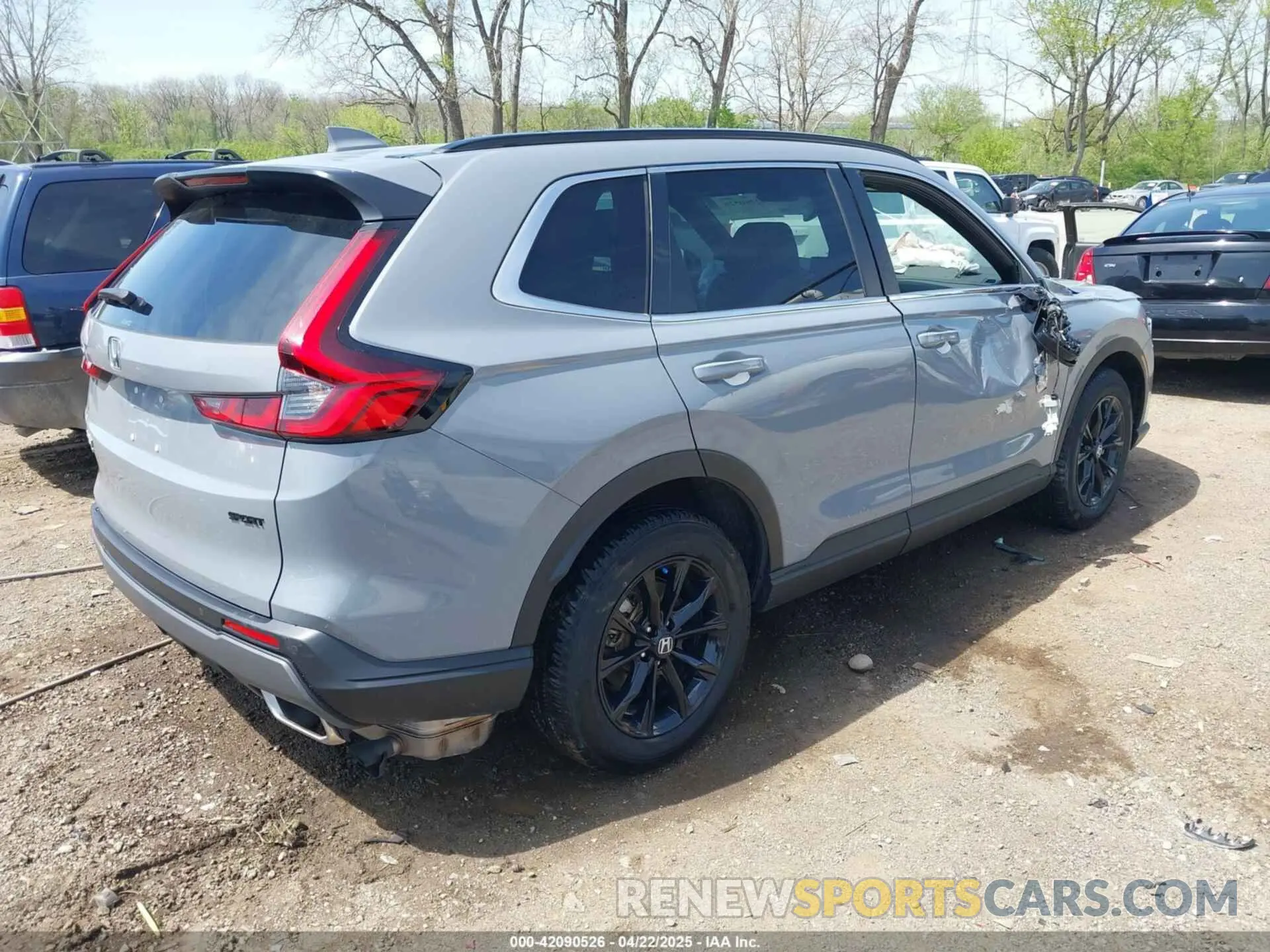4 Photograph of a damaged car 5J6RS6H8XRL022690 HONDA CR-V HYBRID 2024