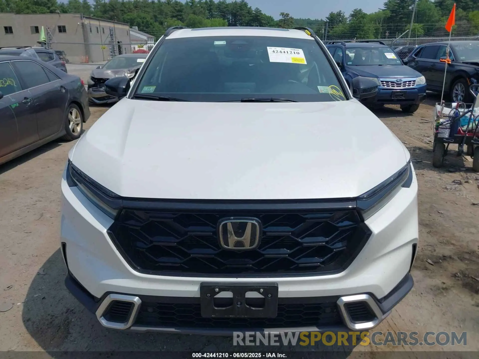13 Photograph of a damaged car 5J6RS6H92RL008226 HONDA CR-V HYBRID 2024