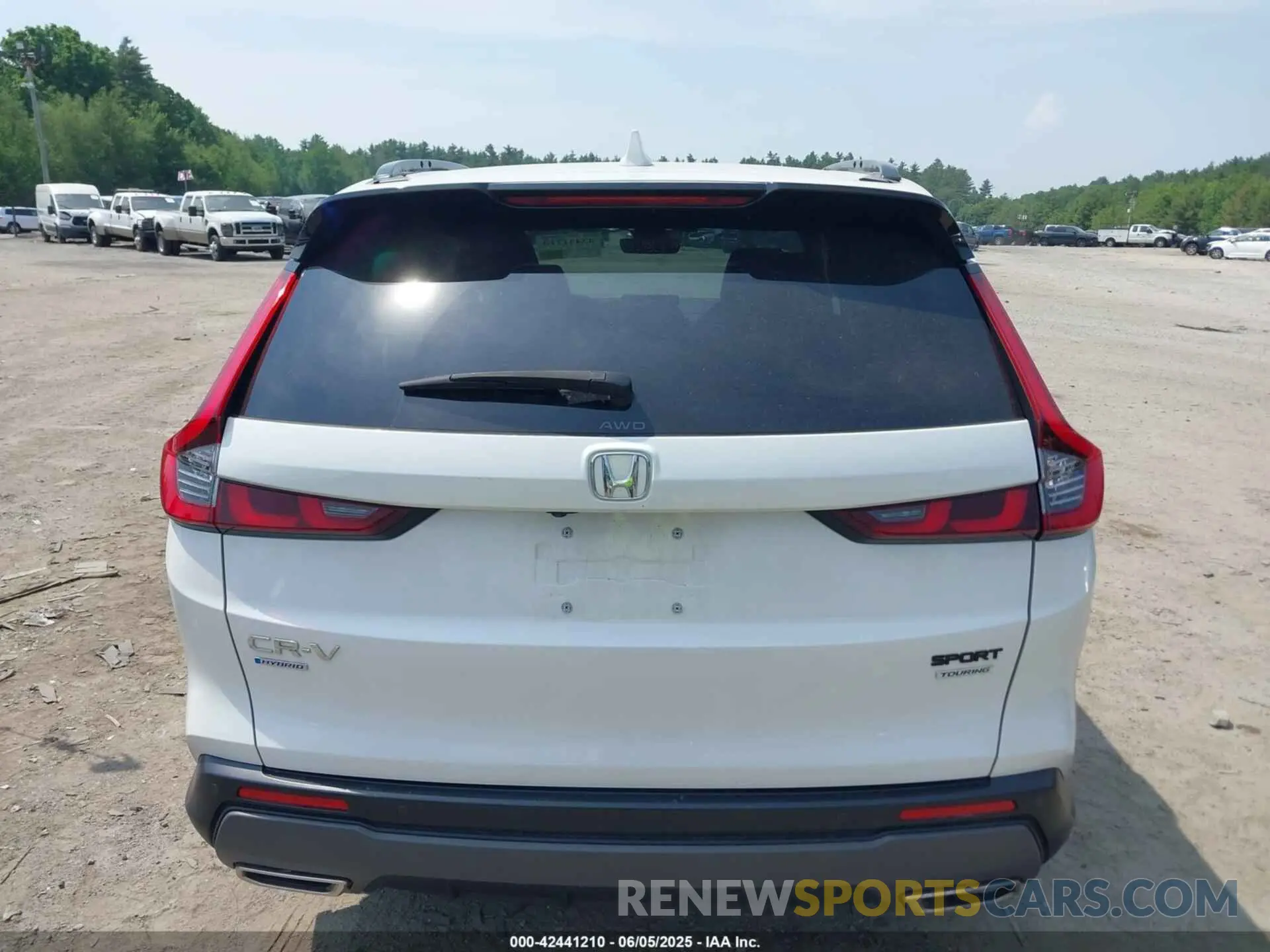 17 Photograph of a damaged car 5J6RS6H92RL008226 HONDA CR-V HYBRID 2024