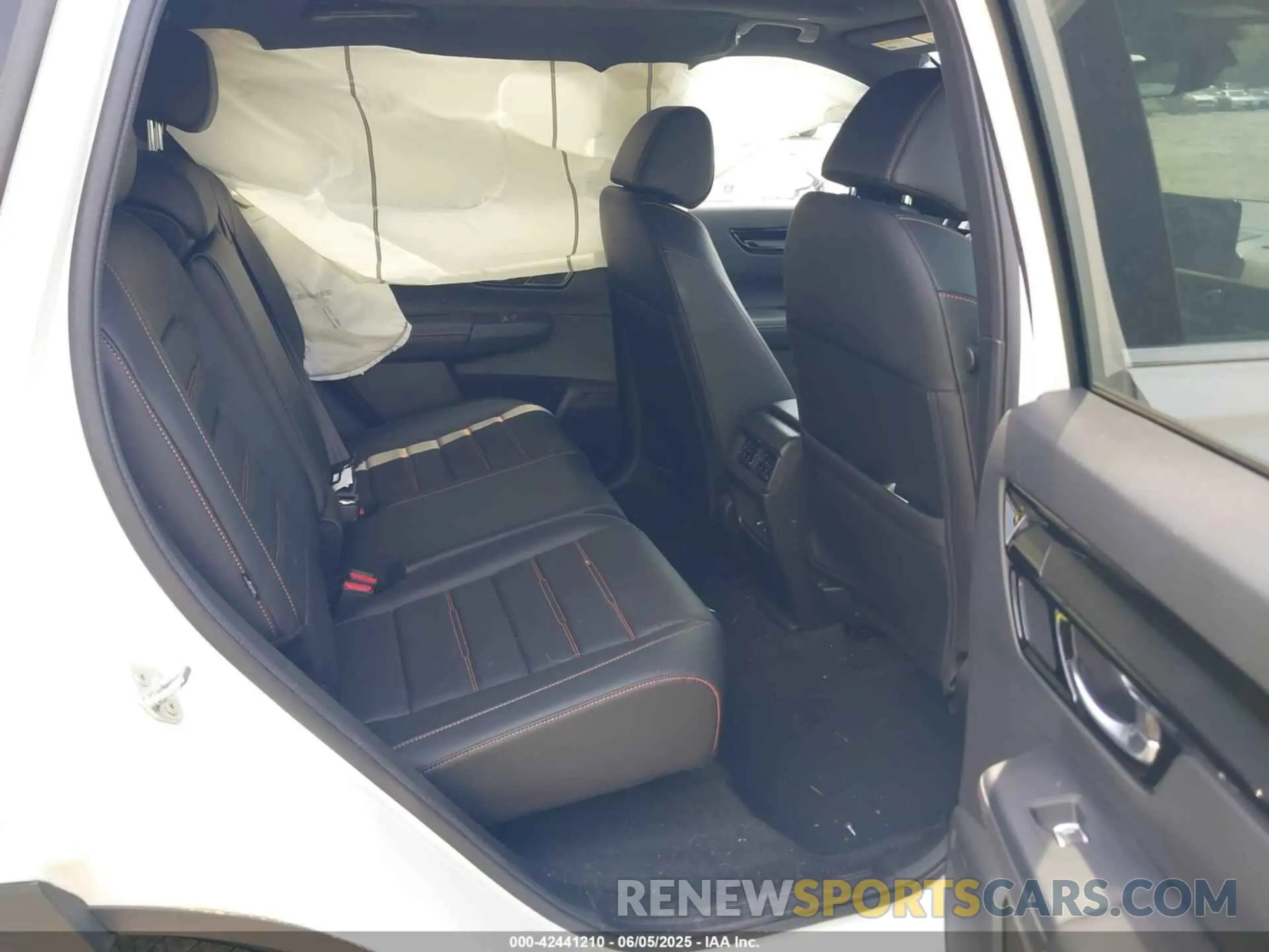 8 Photograph of a damaged car 5J6RS6H92RL008226 HONDA CR-V HYBRID 2024