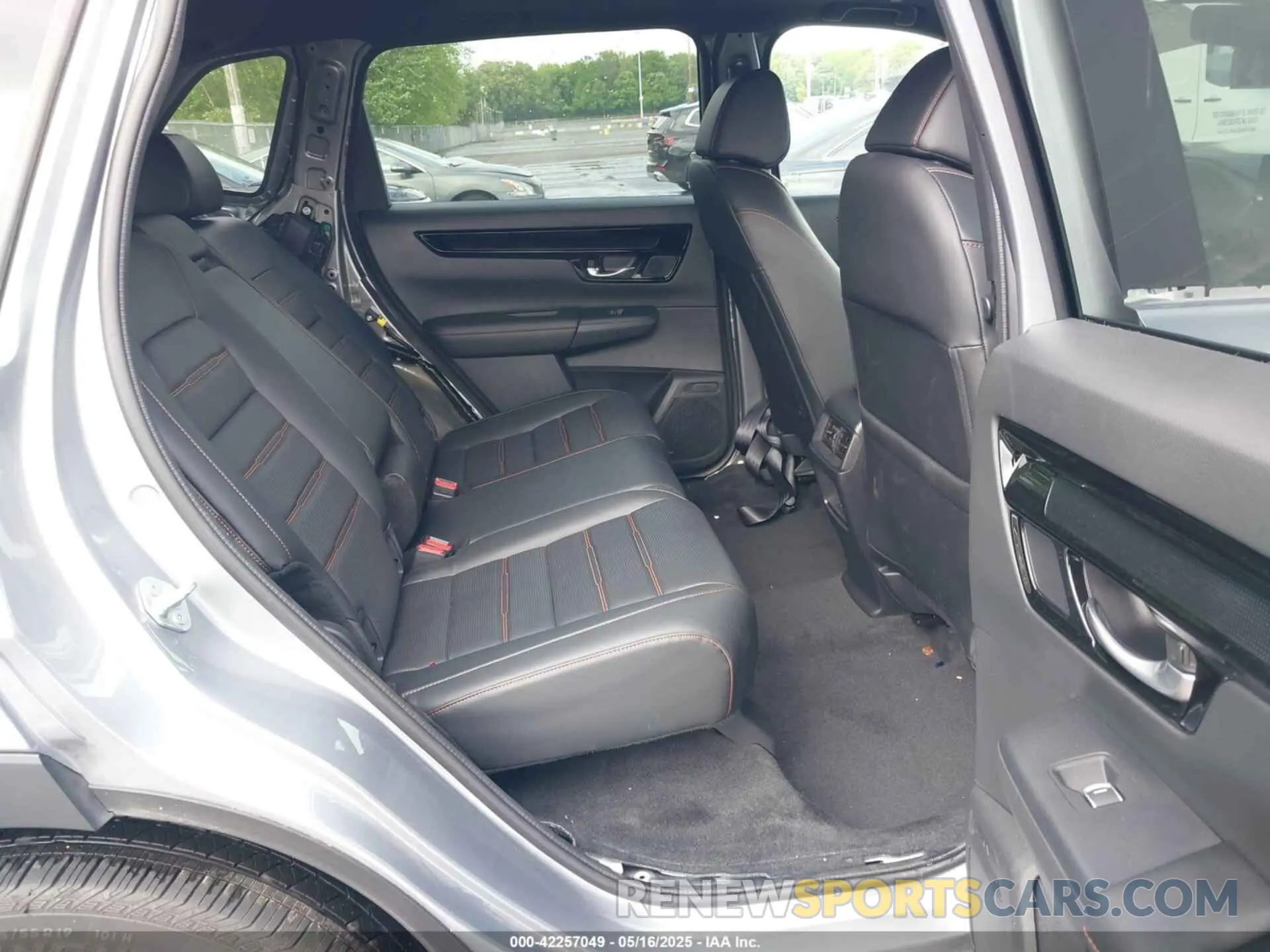 8 Photograph of a damaged car 5J6RS6H99RL013066 HONDA CR-V HYBRID 2024