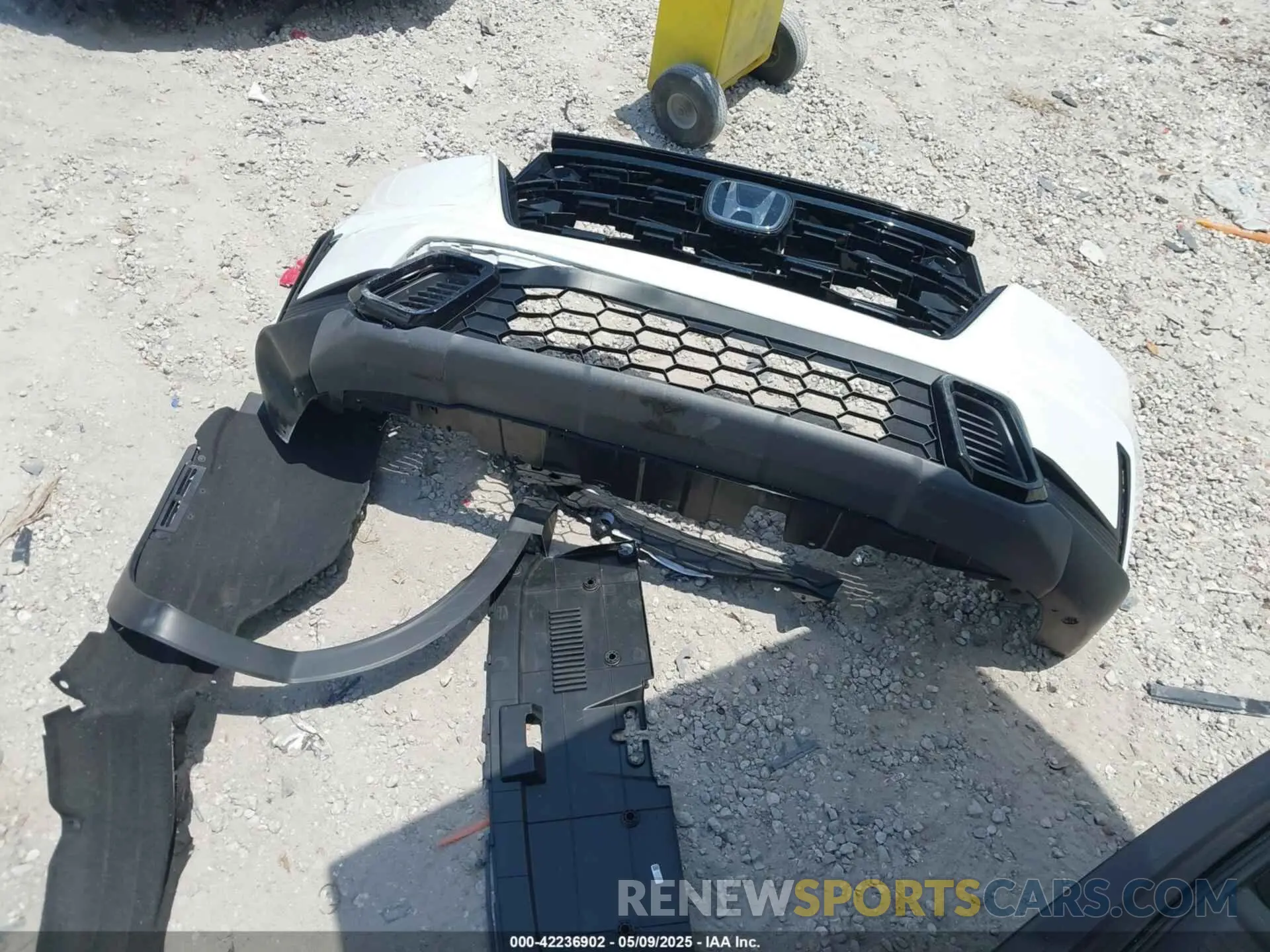 12 Photograph of a damaged car 7FARS5H51RE002552 HONDA CR-V HYBRID 2024