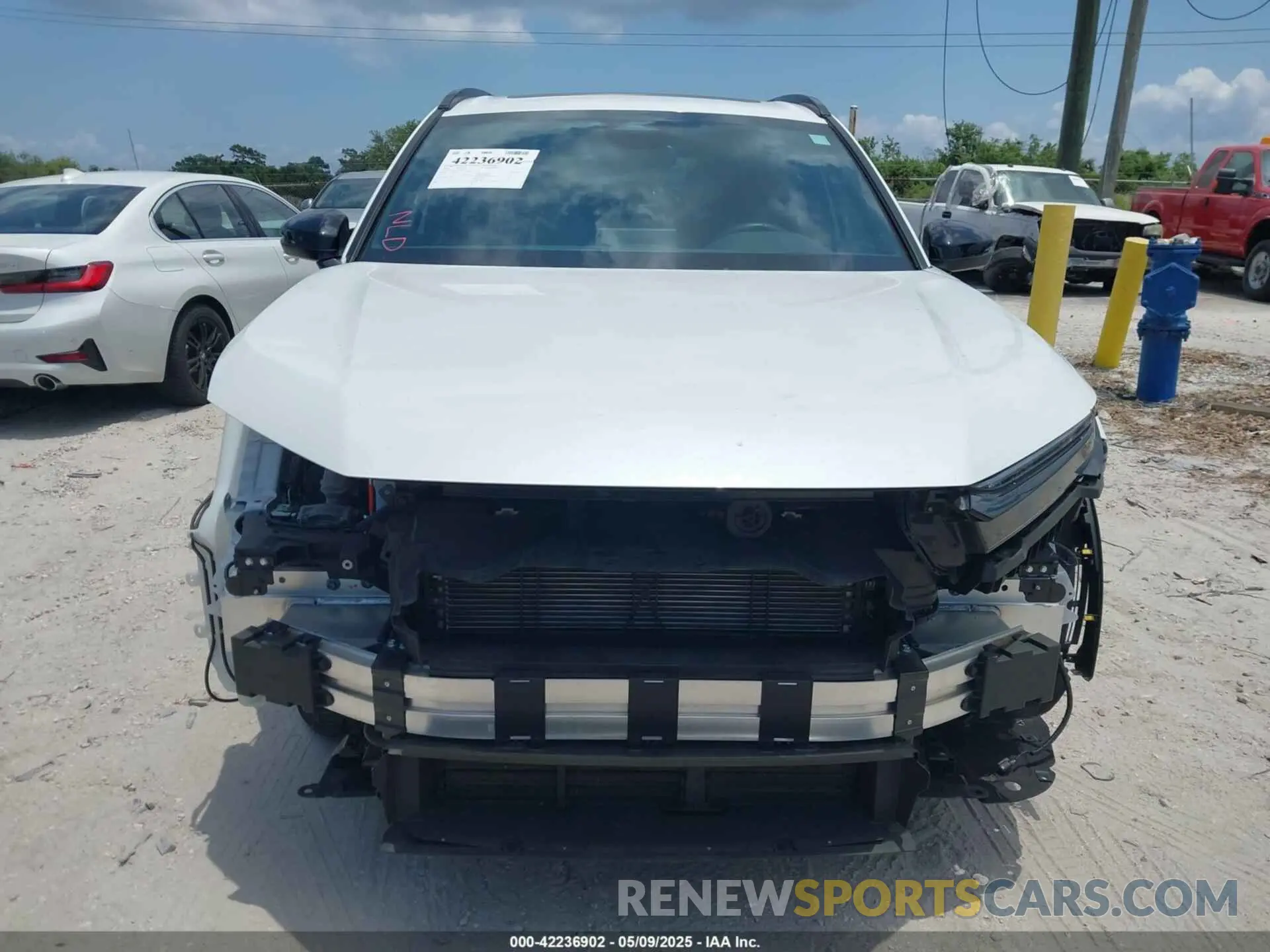 13 Photograph of a damaged car 7FARS5H51RE002552 HONDA CR-V HYBRID 2024