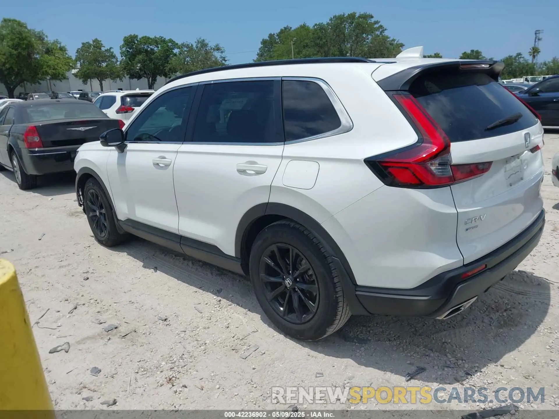 3 Photograph of a damaged car 7FARS5H51RE002552 HONDA CR-V HYBRID 2024