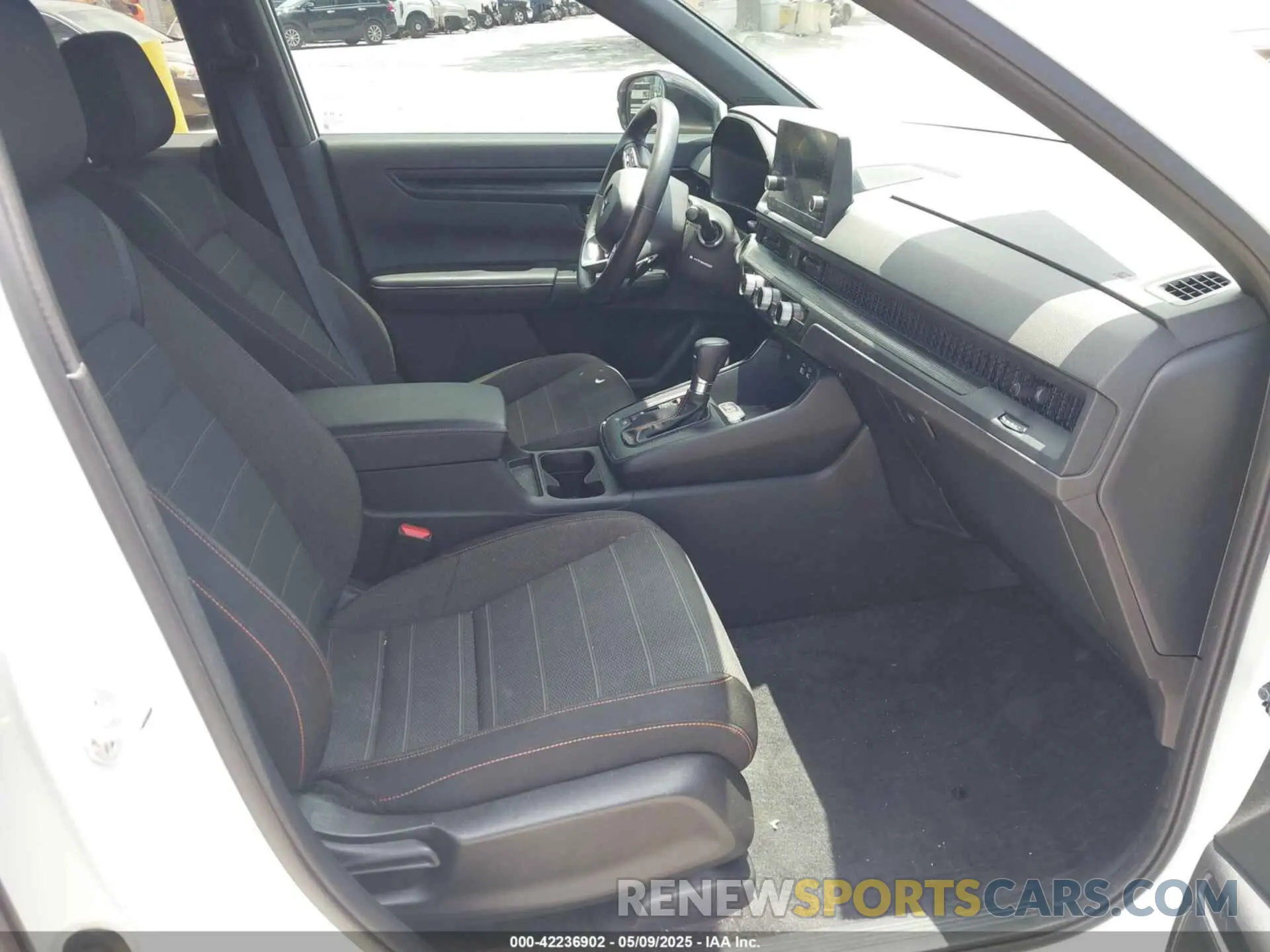 5 Photograph of a damaged car 7FARS5H51RE002552 HONDA CR-V HYBRID 2024