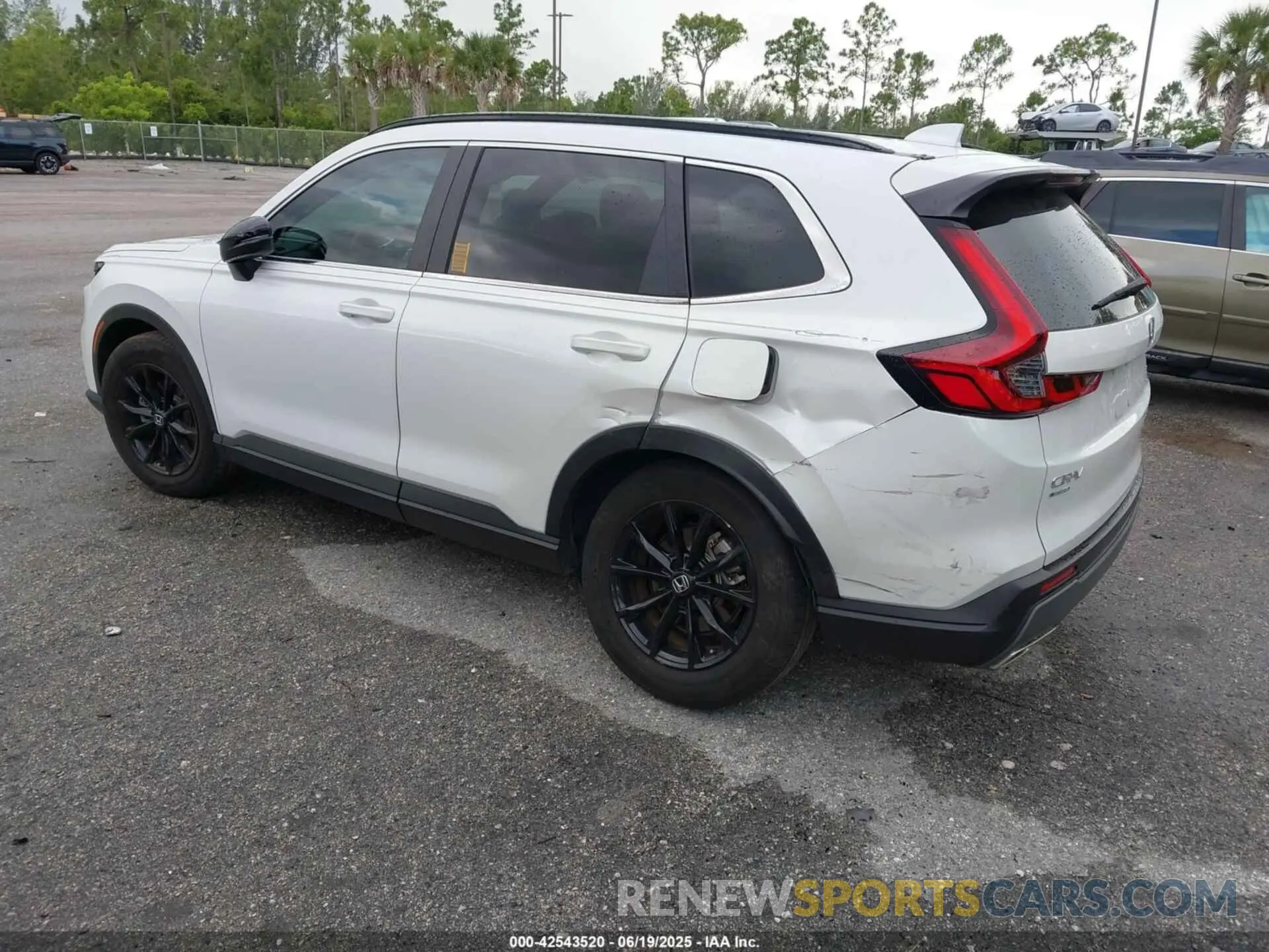 3 Photograph of a damaged car 7FARS5H54RE004781 HONDA CR-V HYBRID 2024
