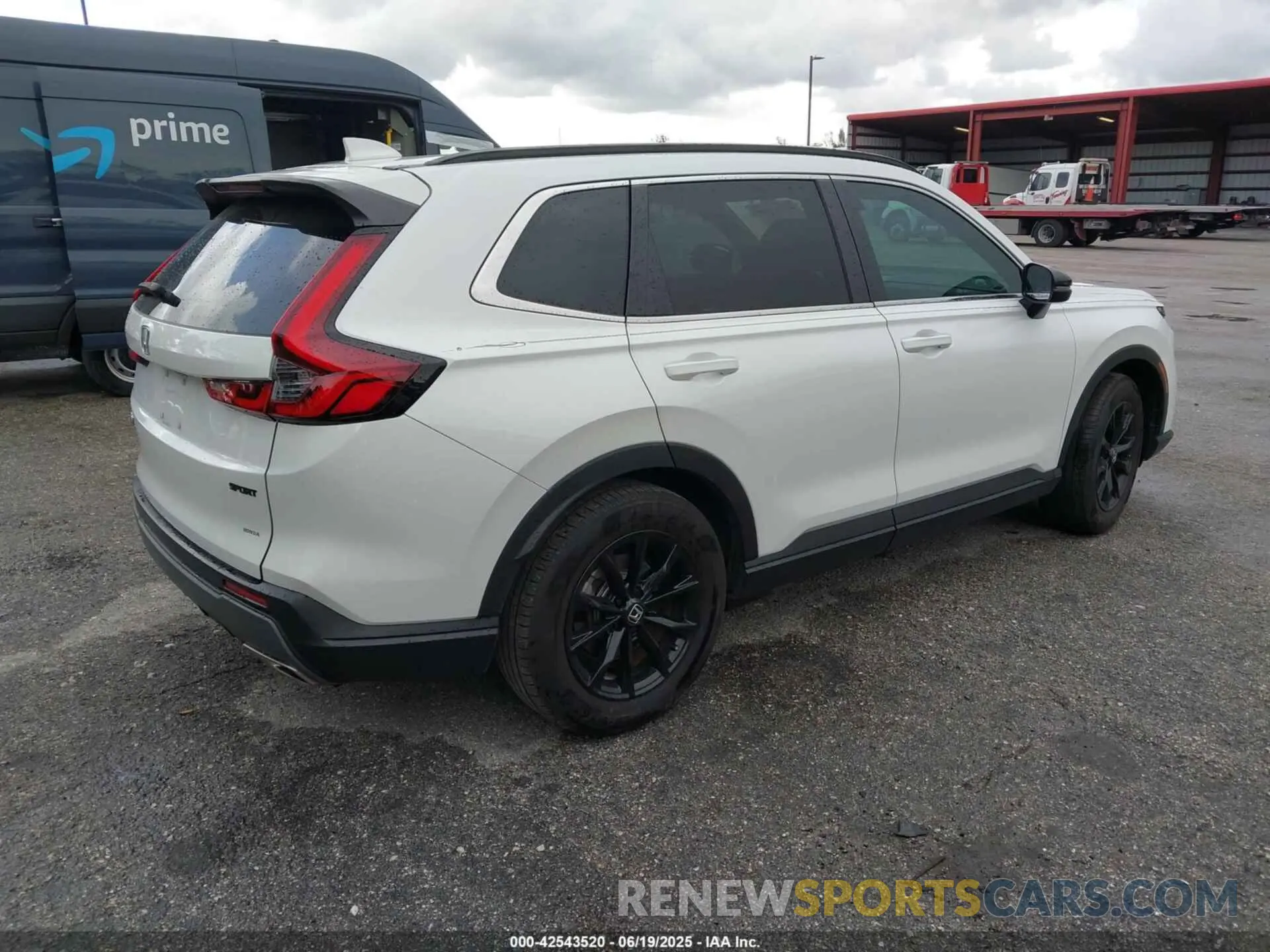 4 Photograph of a damaged car 7FARS5H54RE004781 HONDA CR-V HYBRID 2024
