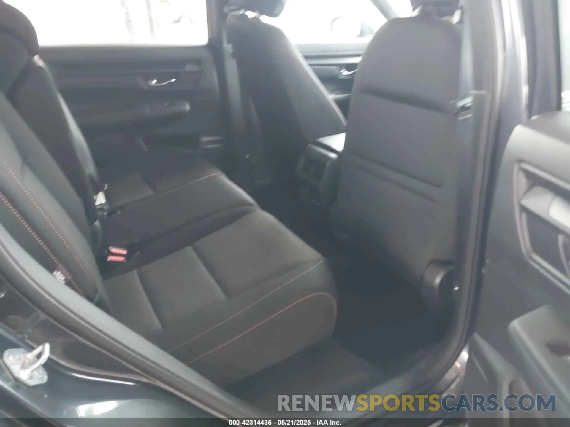 8 Photograph of a damaged car 7FARS5H58RE011698 HONDA CR-V HYBRID 2024