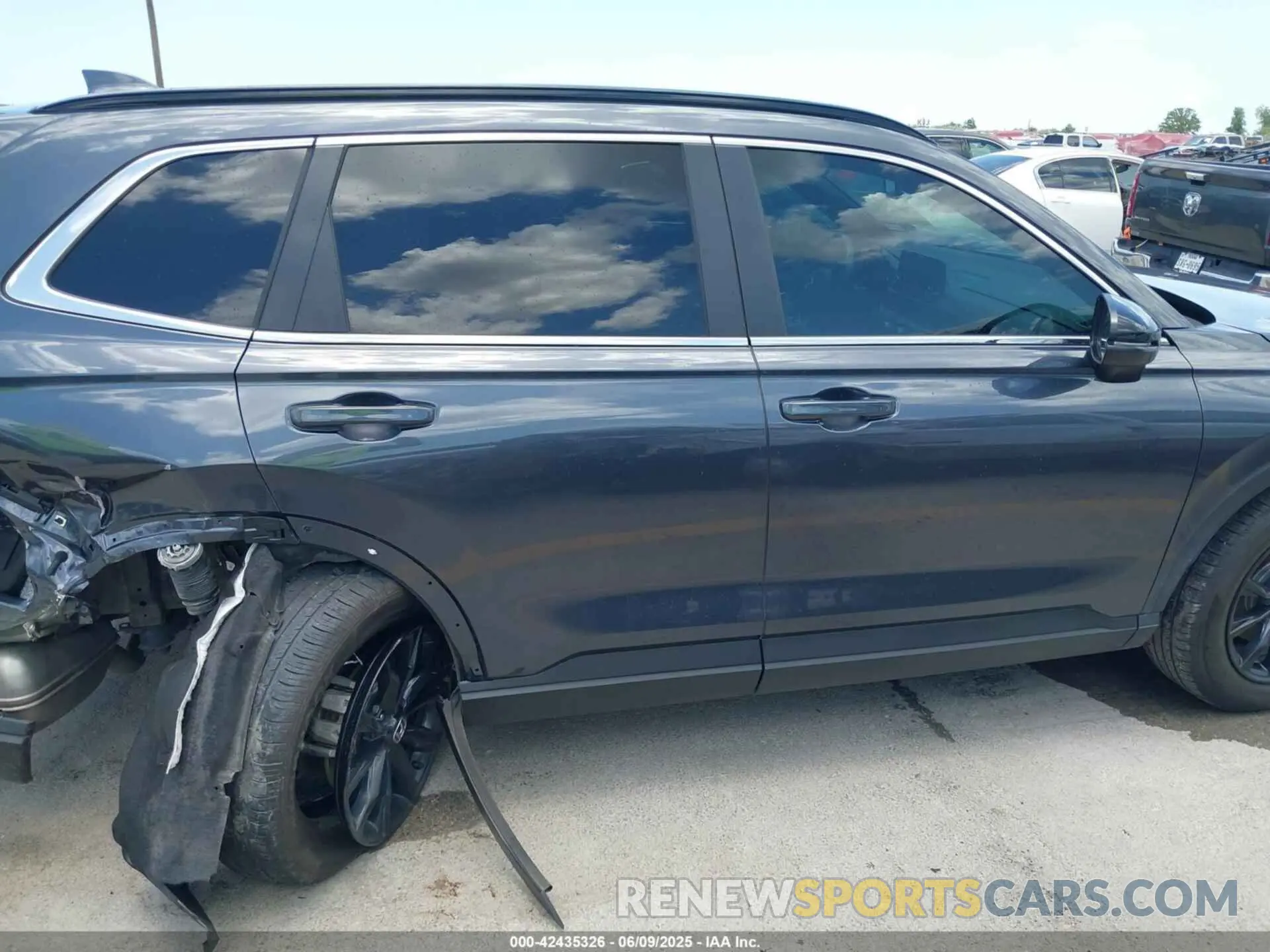 13 Photograph of a damaged car 7FARS5H59RE021415 HONDA CR-V HYBRID 2024