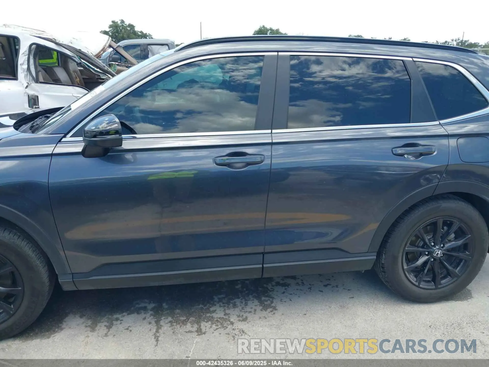 14 Photograph of a damaged car 7FARS5H59RE021415 HONDA CR-V HYBRID 2024
