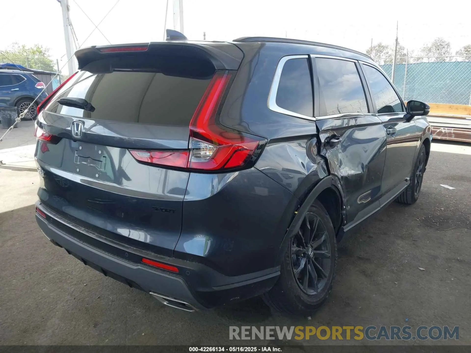 4 Photograph of a damaged car 7FARS5H80RE017571 HONDA CR-V HYBRID 2024