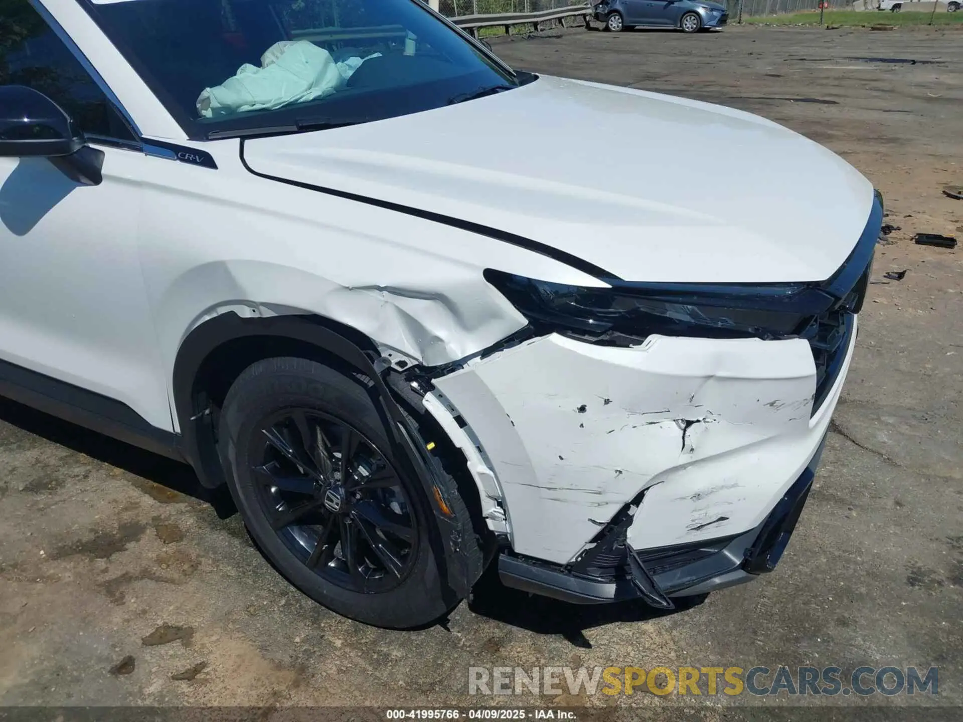 6 Photograph of a damaged car 7FARS5H81RE023640 HONDA CR-V HYBRID 2024