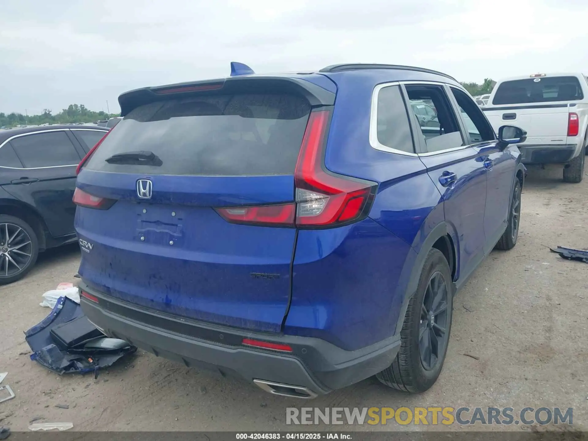 4 Photograph of a damaged car 7FARS5H84RE029349 HONDA CR-V HYBRID 2024