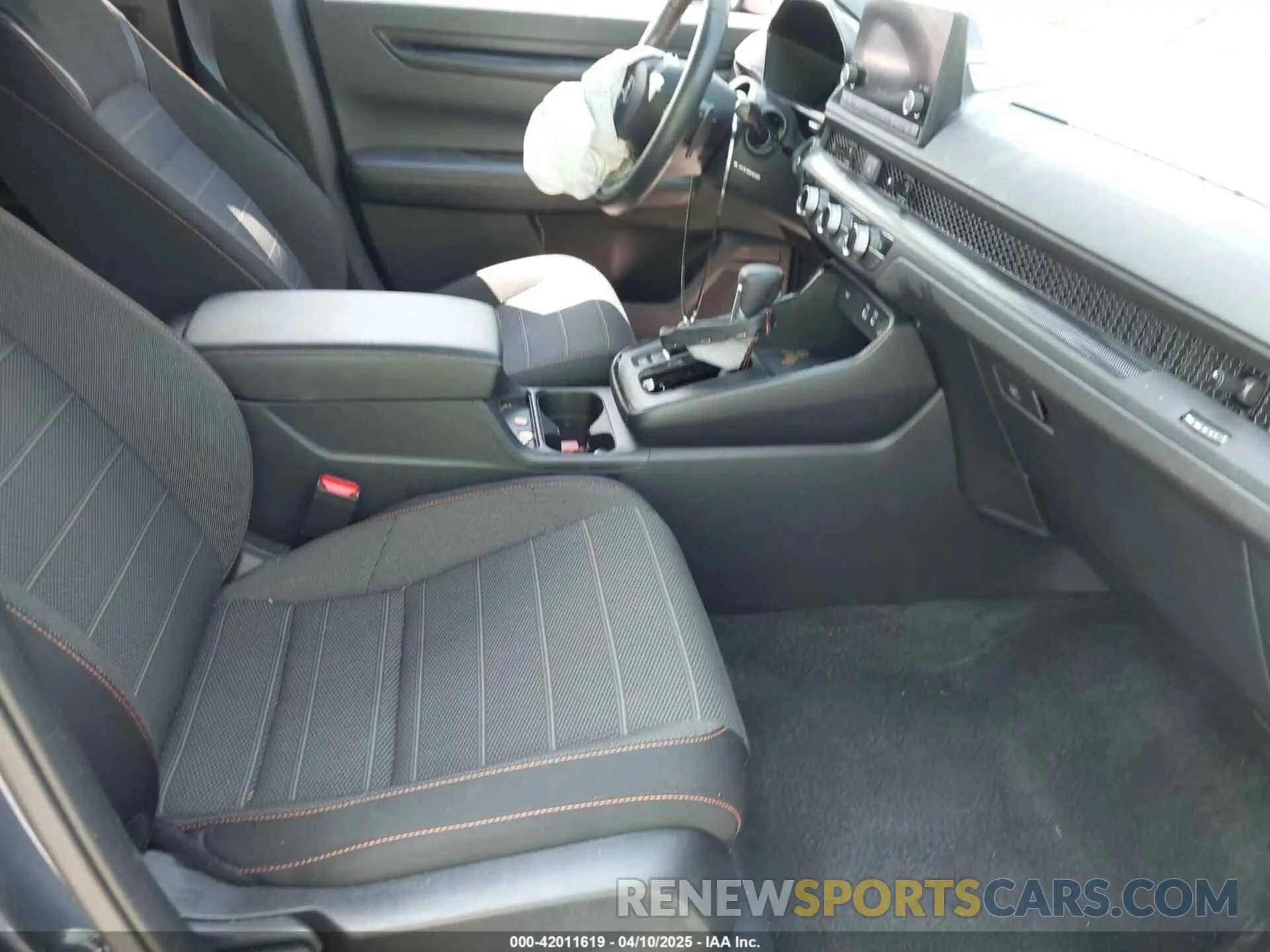5 Photograph of a damaged car 7FARS6H53RE064301 HONDA CR-V HYBRID 2024