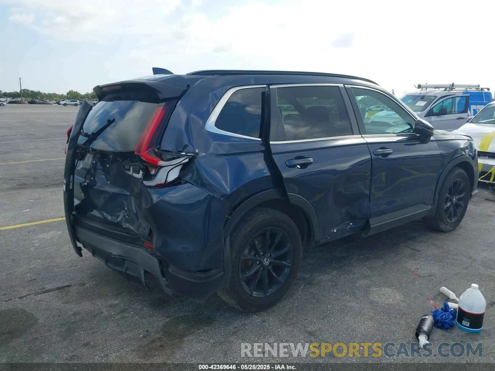 4 Photograph of a damaged car 7FARS6H58RE014140 HONDA CR-V HYBRID 2024