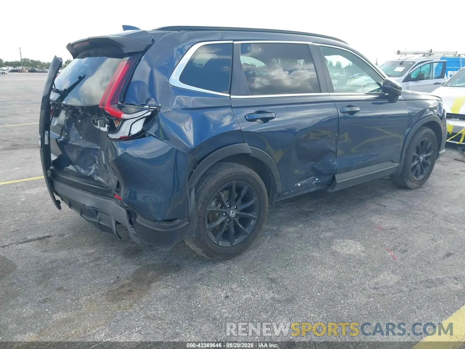 6 Photograph of a damaged car 7FARS6H58RE014140 HONDA CR-V HYBRID 2024