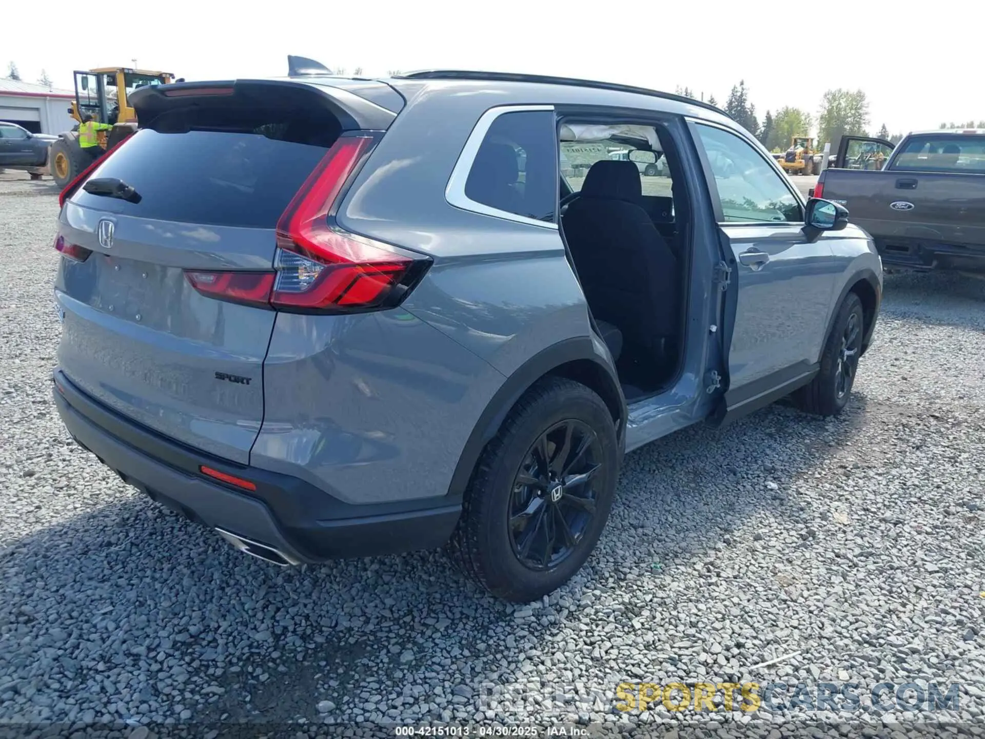 4 Photograph of a damaged car 7FARS6H59RE059541 HONDA CR-V HYBRID 2024
