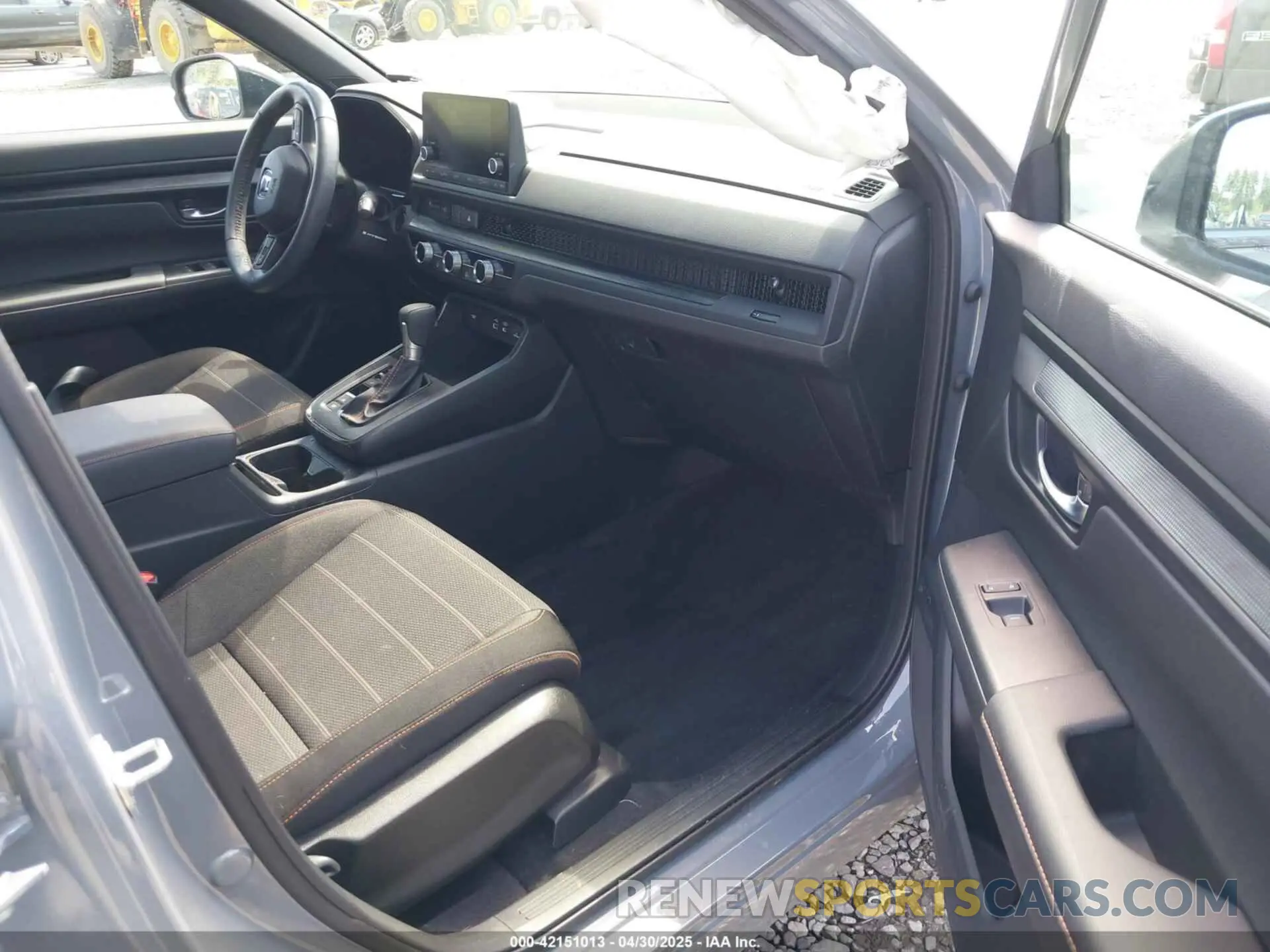 5 Photograph of a damaged car 7FARS6H59RE059541 HONDA CR-V HYBRID 2024