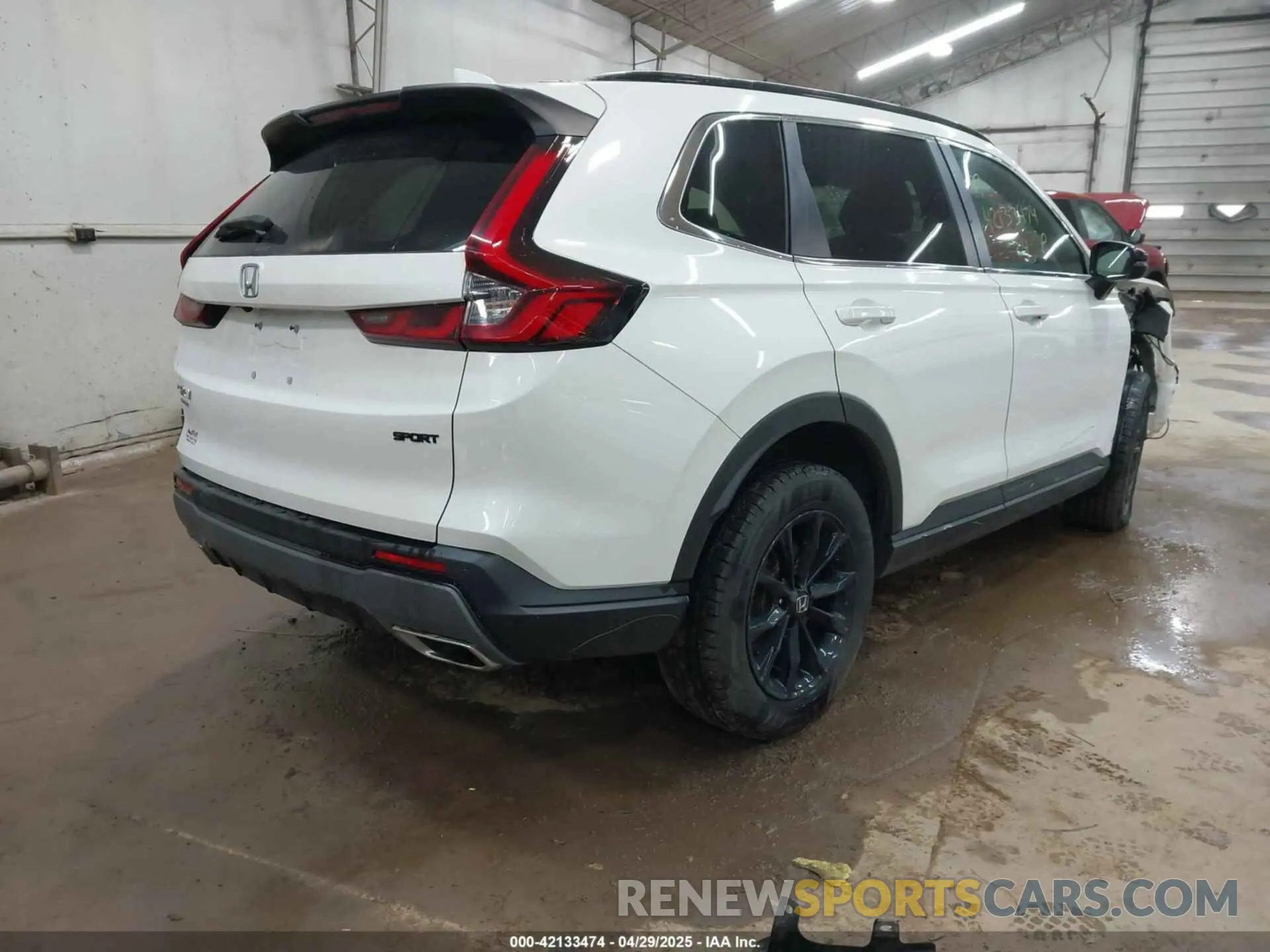 4 Photograph of a damaged car 7FARS6H84RE005266 HONDA CR-V HYBRID 2024
