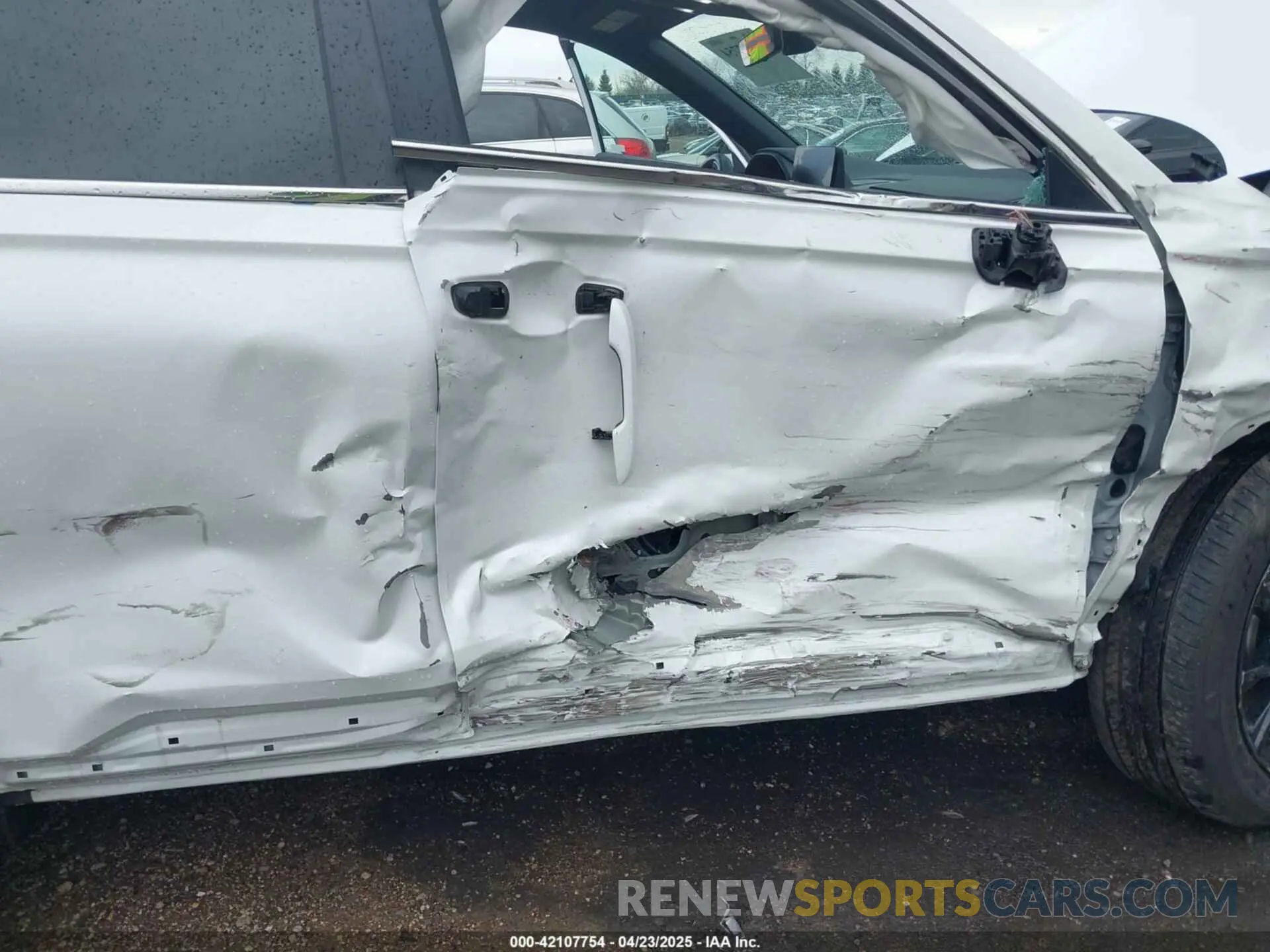 6 Photograph of a damaged car 7FARS6H84RE051020 HONDA CR-V HYBRID 2024