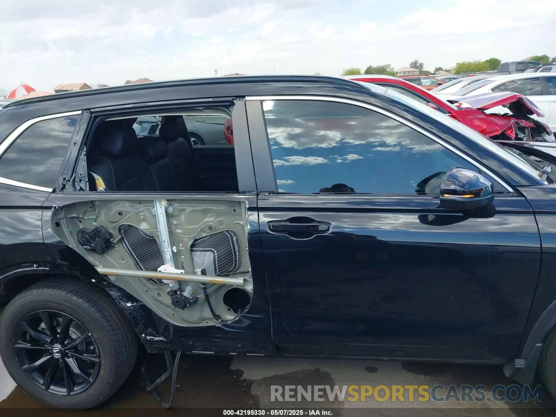 14 Photograph of a damaged car 7FARS6H87RE001017 HONDA CR-V HYBRID 2024