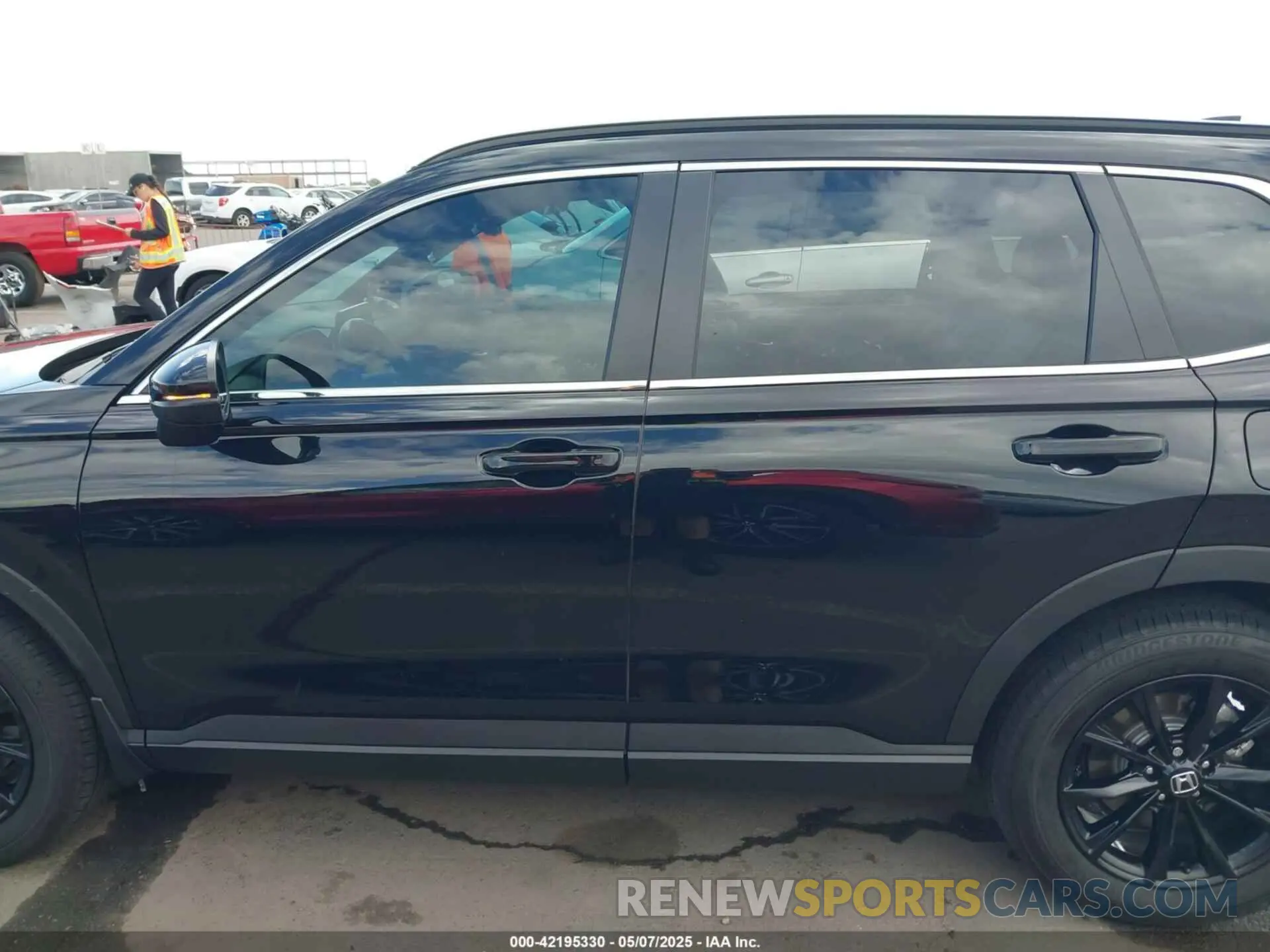 15 Photograph of a damaged car 7FARS6H87RE001017 HONDA CR-V HYBRID 2024