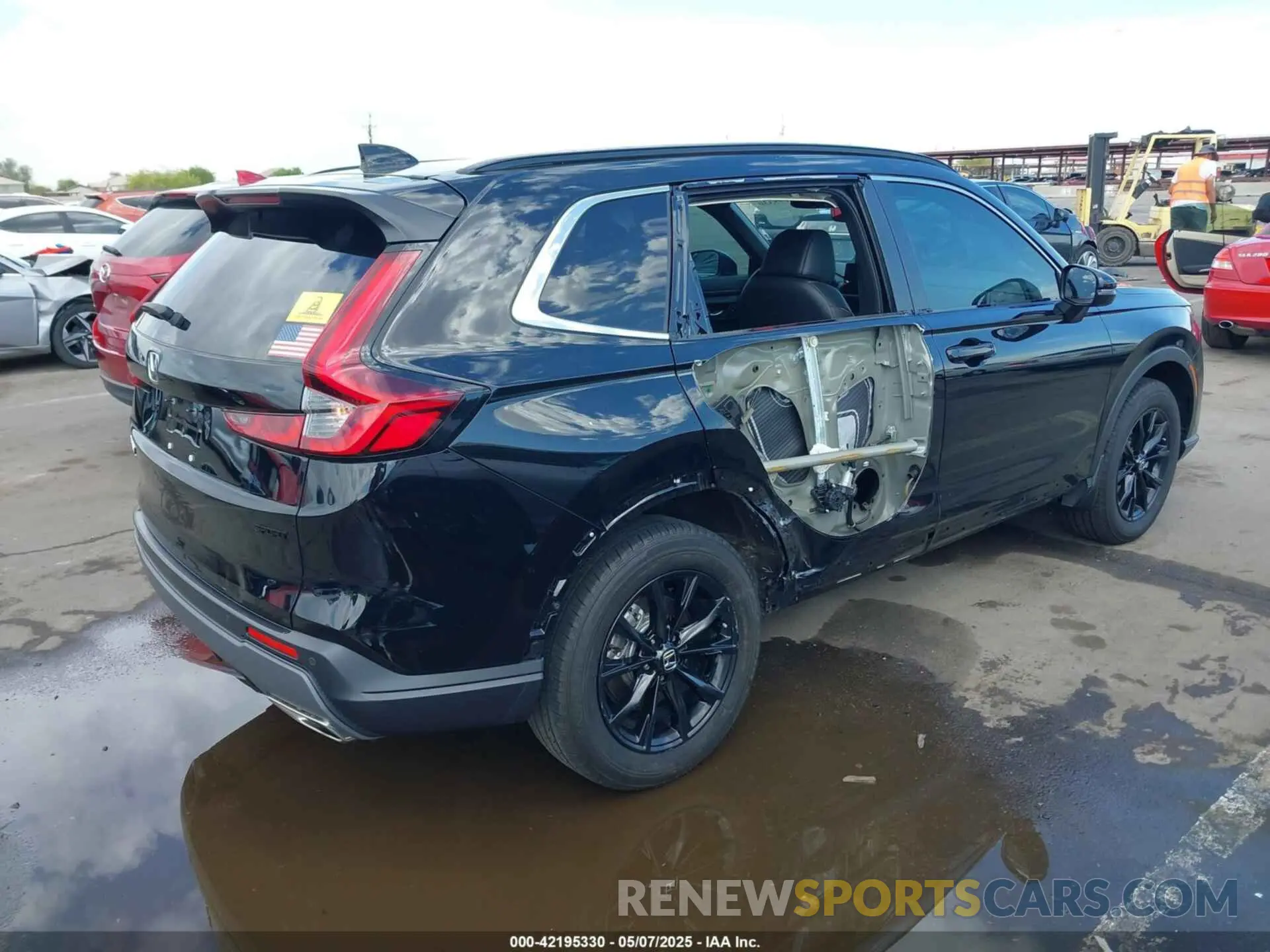 4 Photograph of a damaged car 7FARS6H87RE001017 HONDA CR-V HYBRID 2024