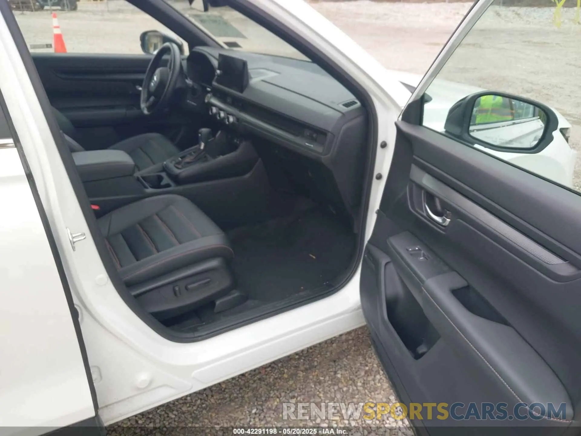 5 Photograph of a damaged car 7FARS6H88RE018666 HONDA CR-V HYBRID 2024