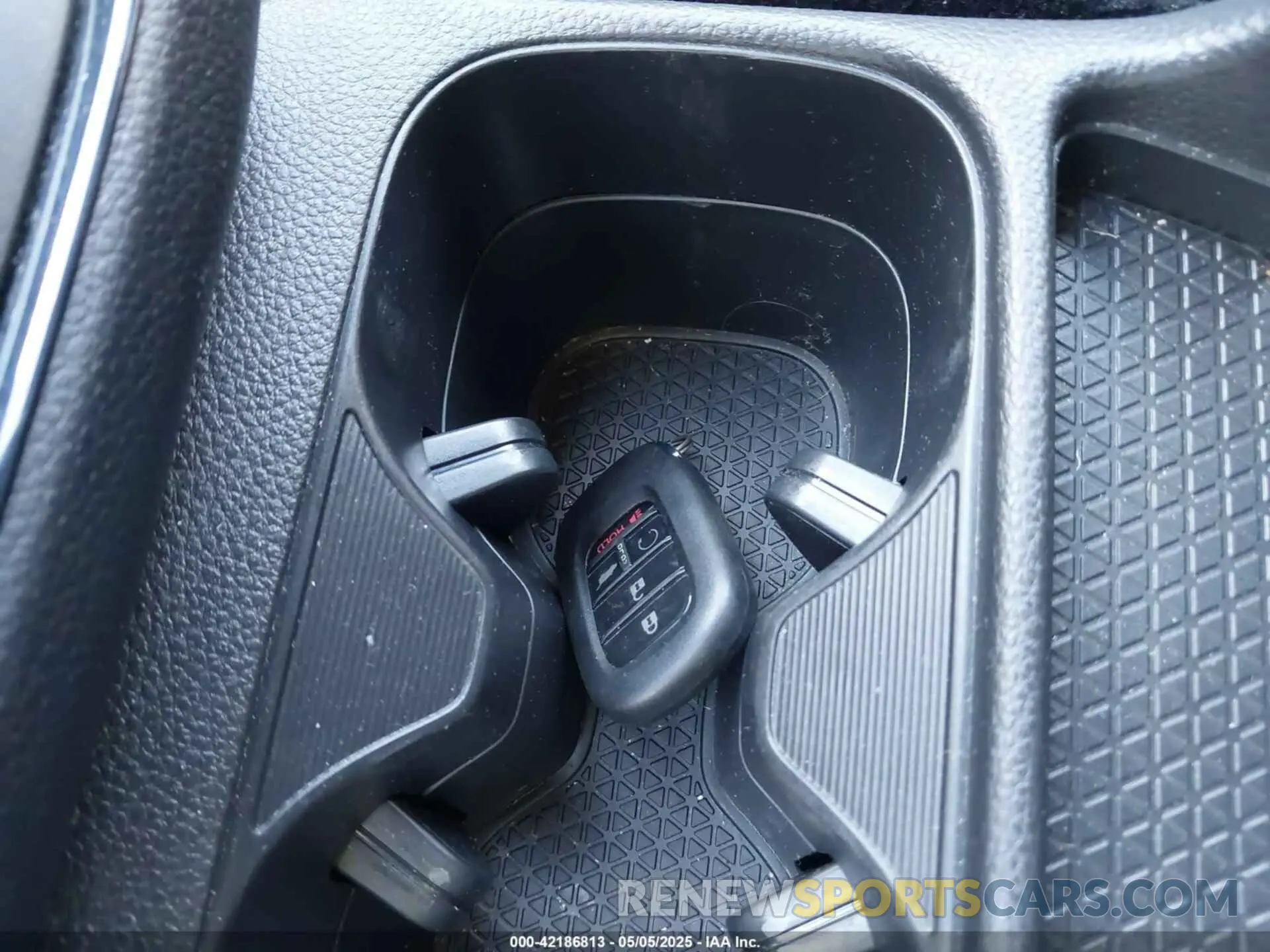11 Photograph of a damaged car 7FARS6H91RE065742 HONDA CR-V HYBRID 2024