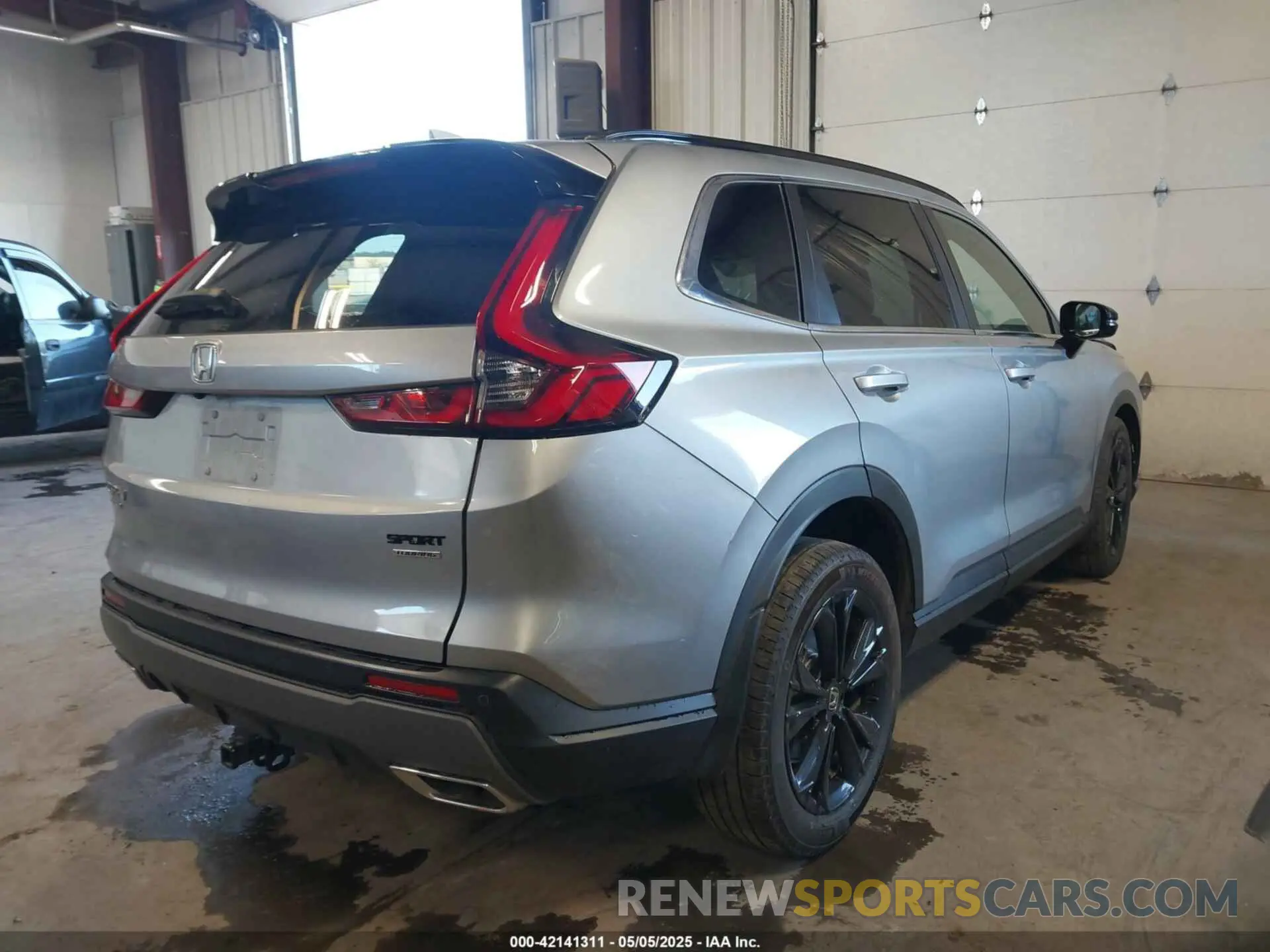 4 Photograph of a damaged car 7FARS6H93RE019572 HONDA CR-V HYBRID 2024