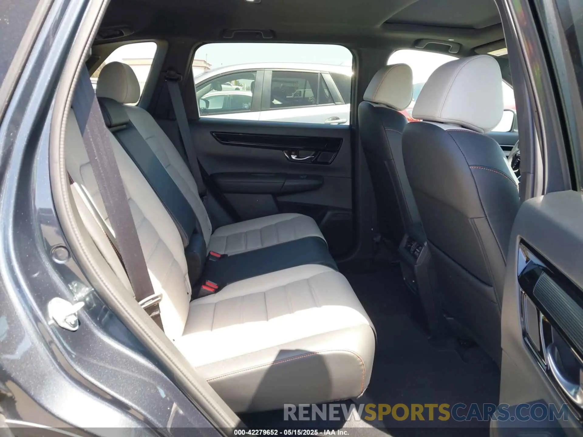 8 Photograph of a damaged car 7FARS6H94RE066125 HONDA CR-V HYBRID 2024