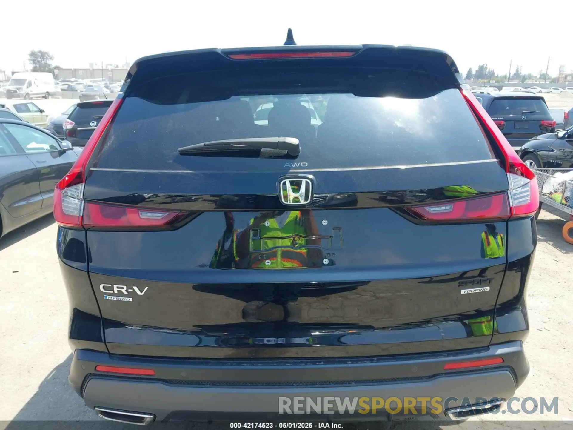 17 Photograph of a damaged car 7FARS6H94RE069011 HONDA CR-V HYBRID 2024