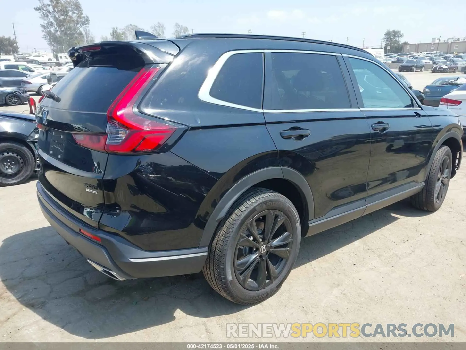 4 Photograph of a damaged car 7FARS6H94RE069011 HONDA CR-V HYBRID 2024