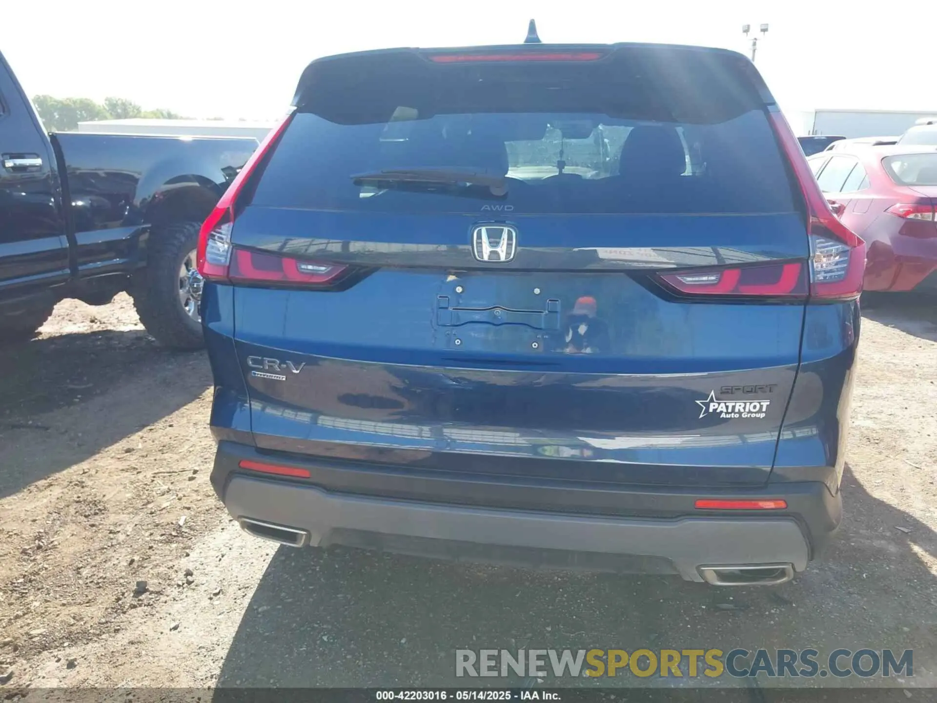17 Photograph of a damaged car 2HKRS6H83SH805494 HONDA CR-V HYBRID 2025