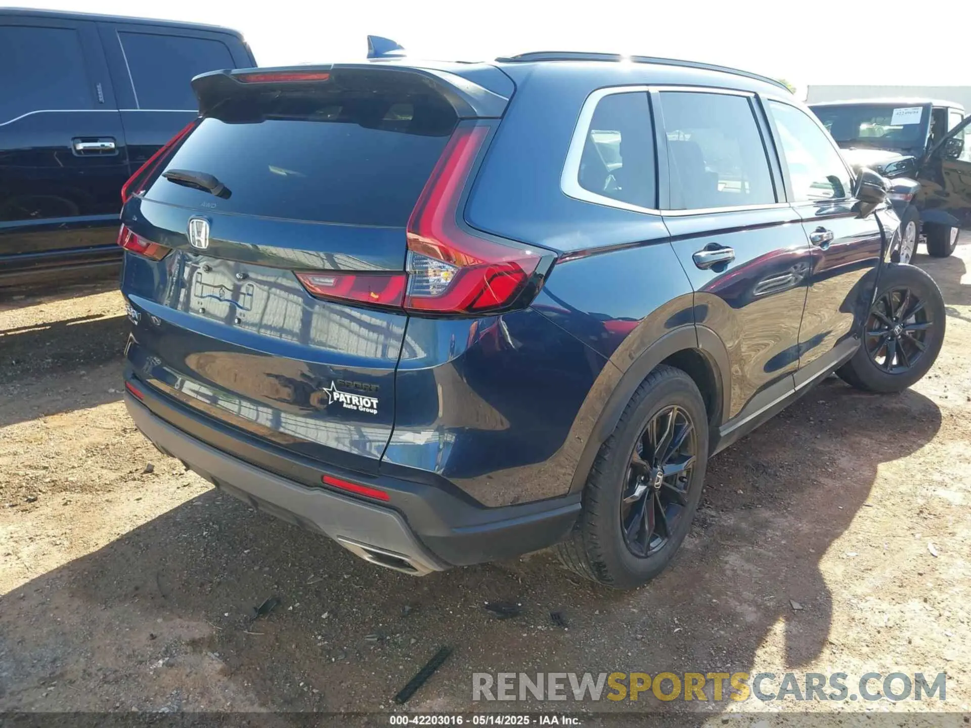 4 Photograph of a damaged car 2HKRS6H83SH805494 HONDA CR-V HYBRID 2025