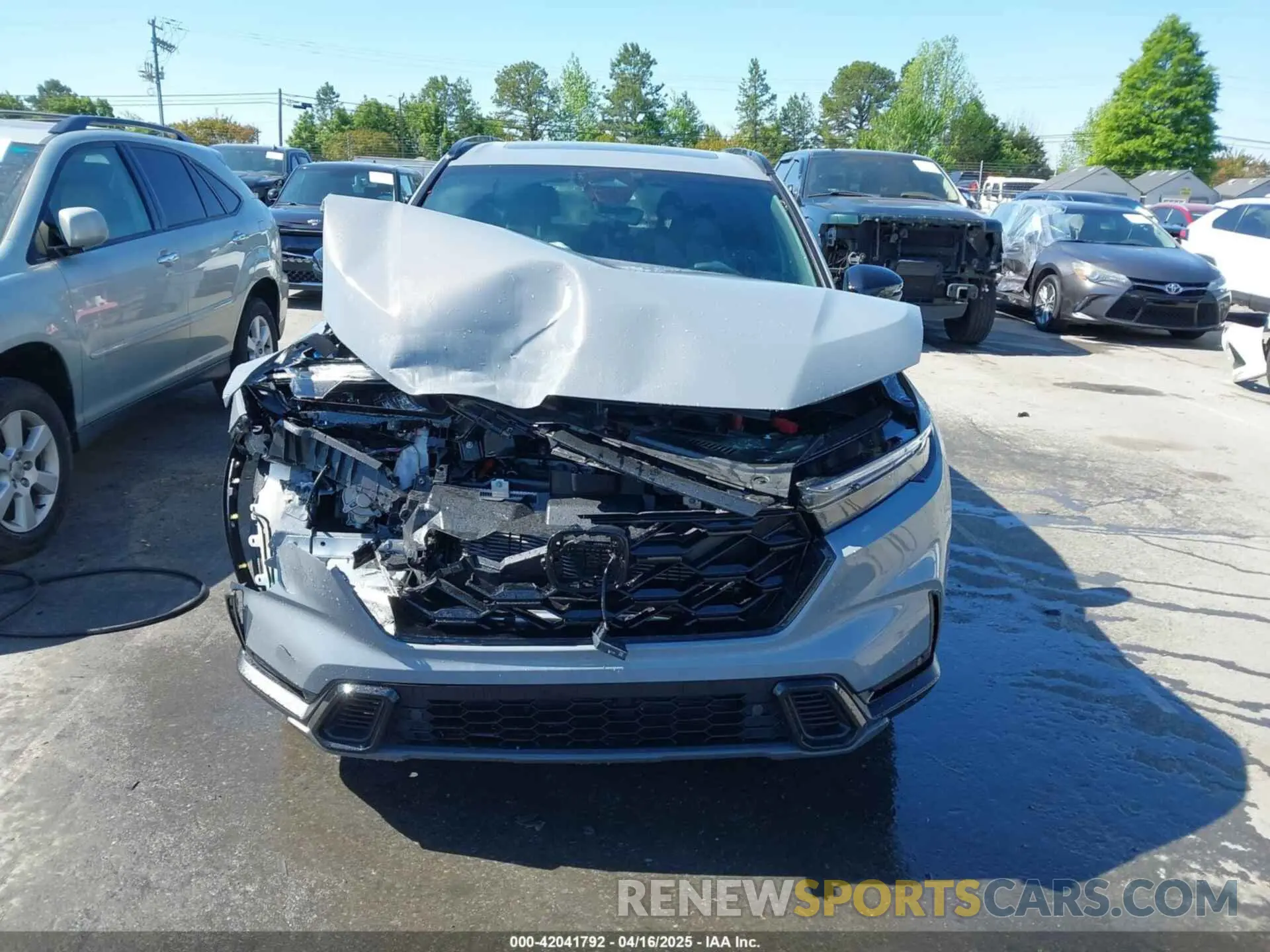 12 Photograph of a damaged car 5J6RS5H89SL003113 HONDA CR-V HYBRID 2025