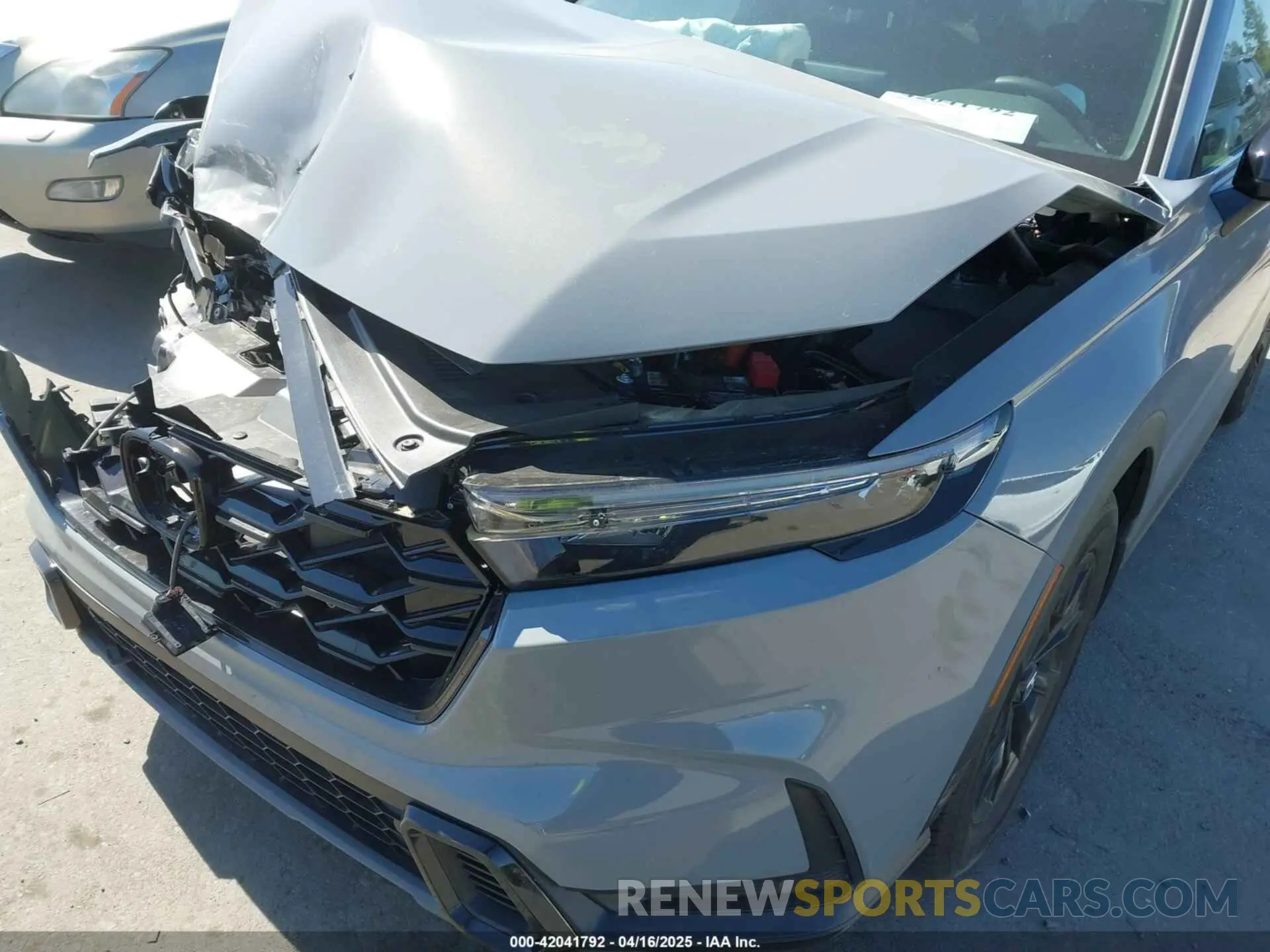 17 Photograph of a damaged car 5J6RS5H89SL003113 HONDA CR-V HYBRID 2025