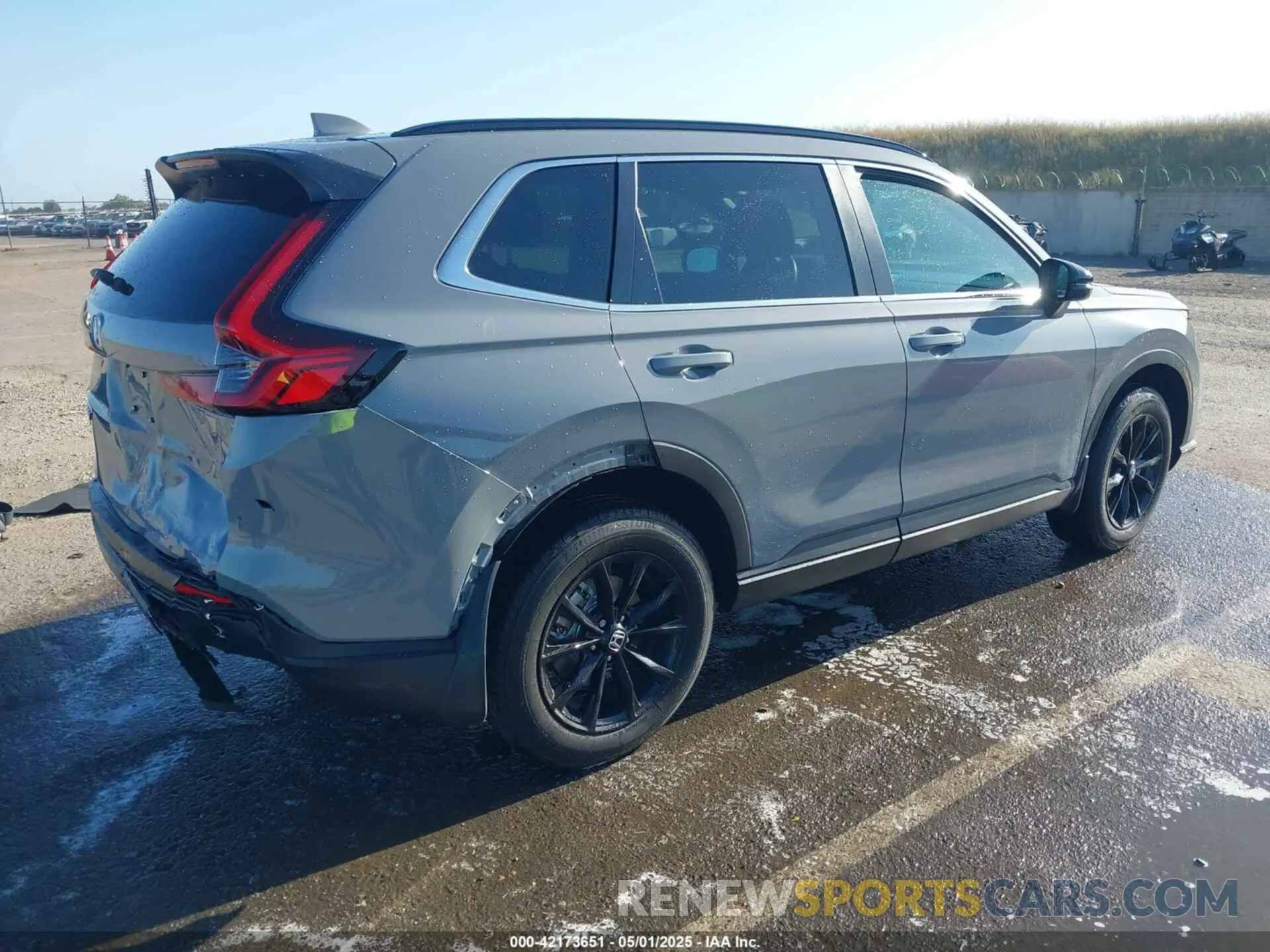 4 Photograph of a damaged car 5J6RS6H57SL024649 HONDA CR-V HYBRID 2025